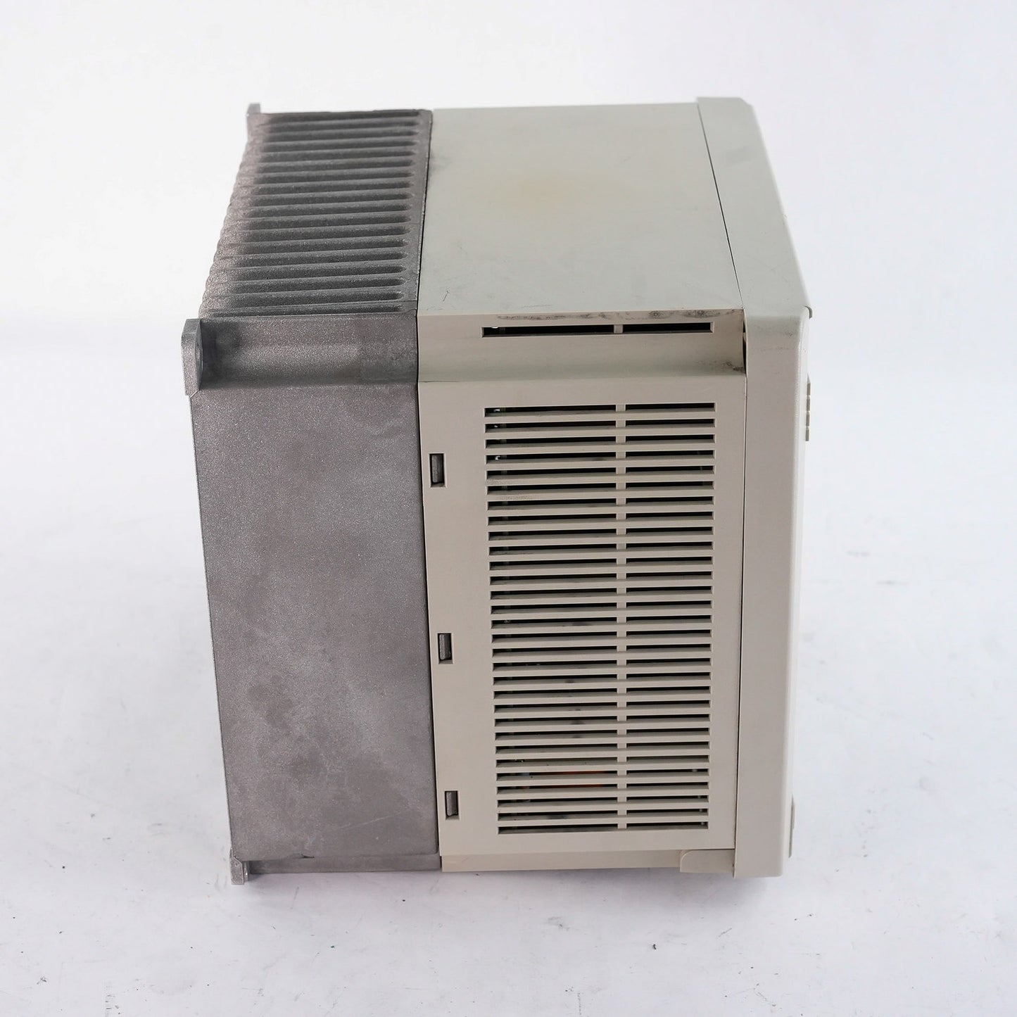Allen Bradley 1305-BA09A-IT /C Bulletin 1305 AC Drive 460V 9A 1305BA09AIT