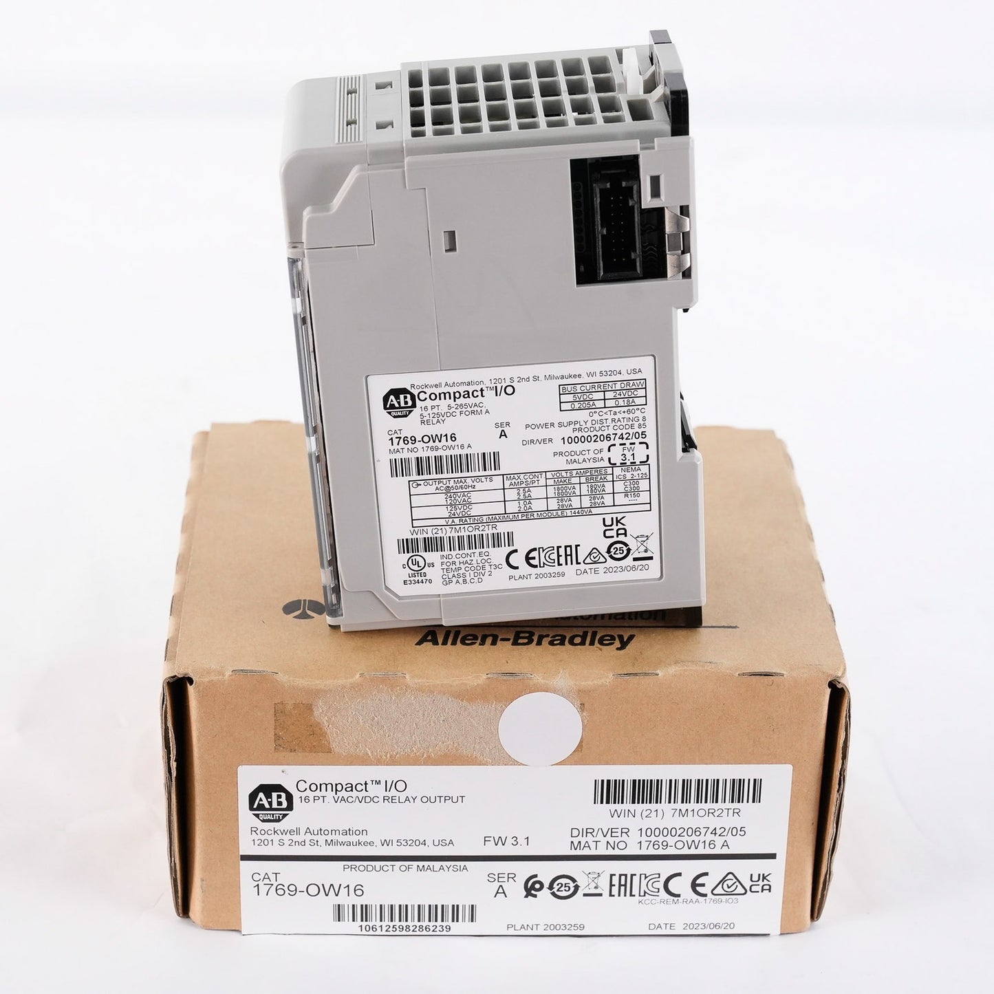 Allen Bradley 1769-OW16 /A CompactLogix 16-Pt Relay Output Module - Open Box