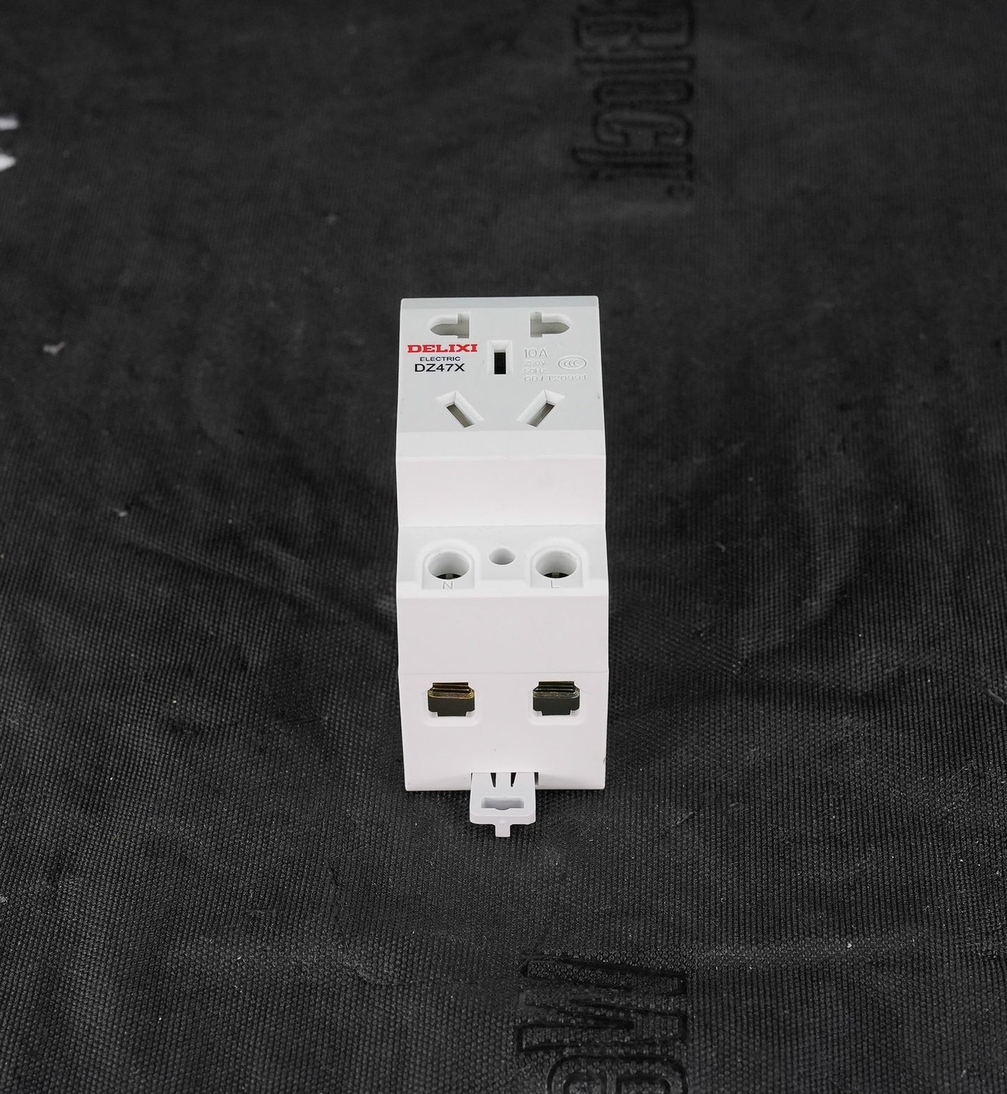 Delixi Electric DZ47X Guide Socket 10A/16A 250V 50Hz