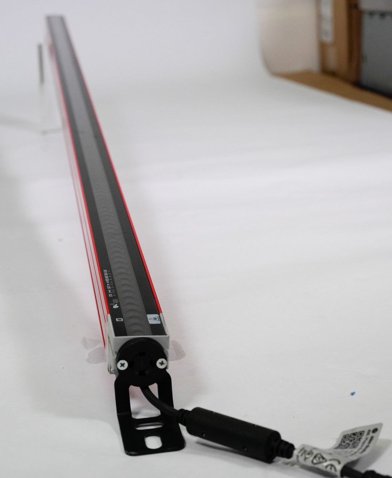 1x Allen Bradley 450L-E4FL1200YD GuardShield 450L-E Safety Light Curtain 1200mm