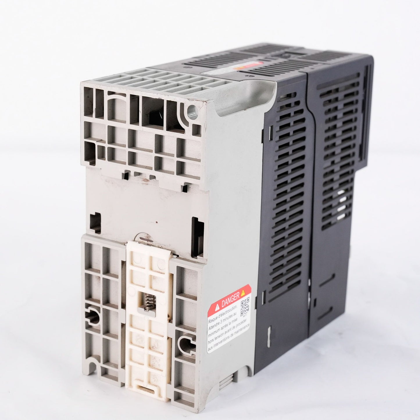 Allen Bradley 25C-D4P0N104 /B PowerFlex 527 AC Drive 480V 3PH 1.5kW 25CD4P0N104