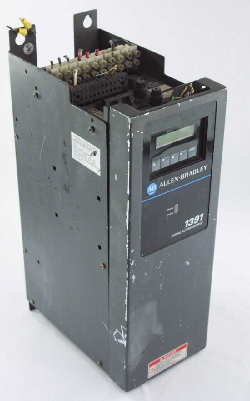 Allen Bradley 1391-DES22-DI / 1391DES22DI AC Servo Drive - For Parts or Repair