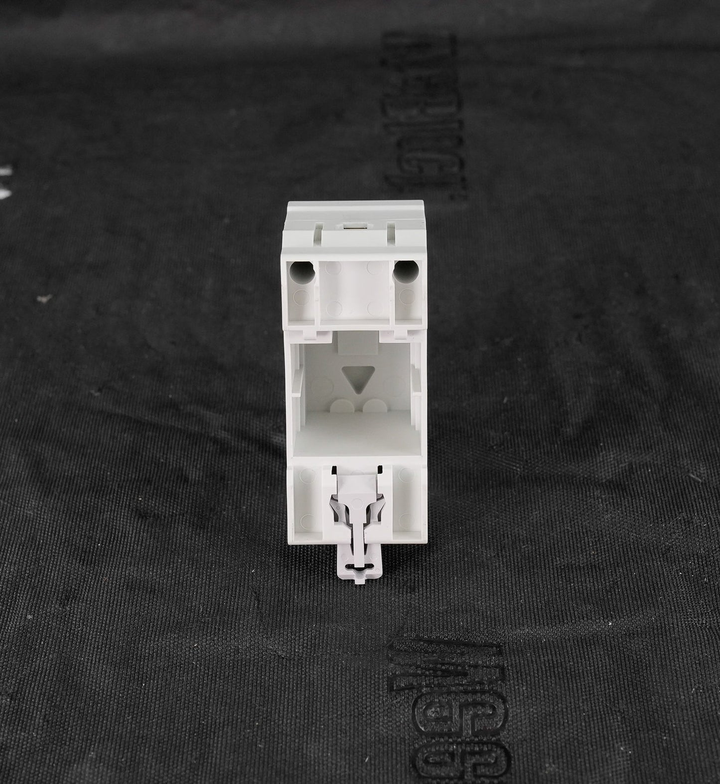 Delixi Electric DZ47X Guide Socket 10A/16A 250V 50Hz