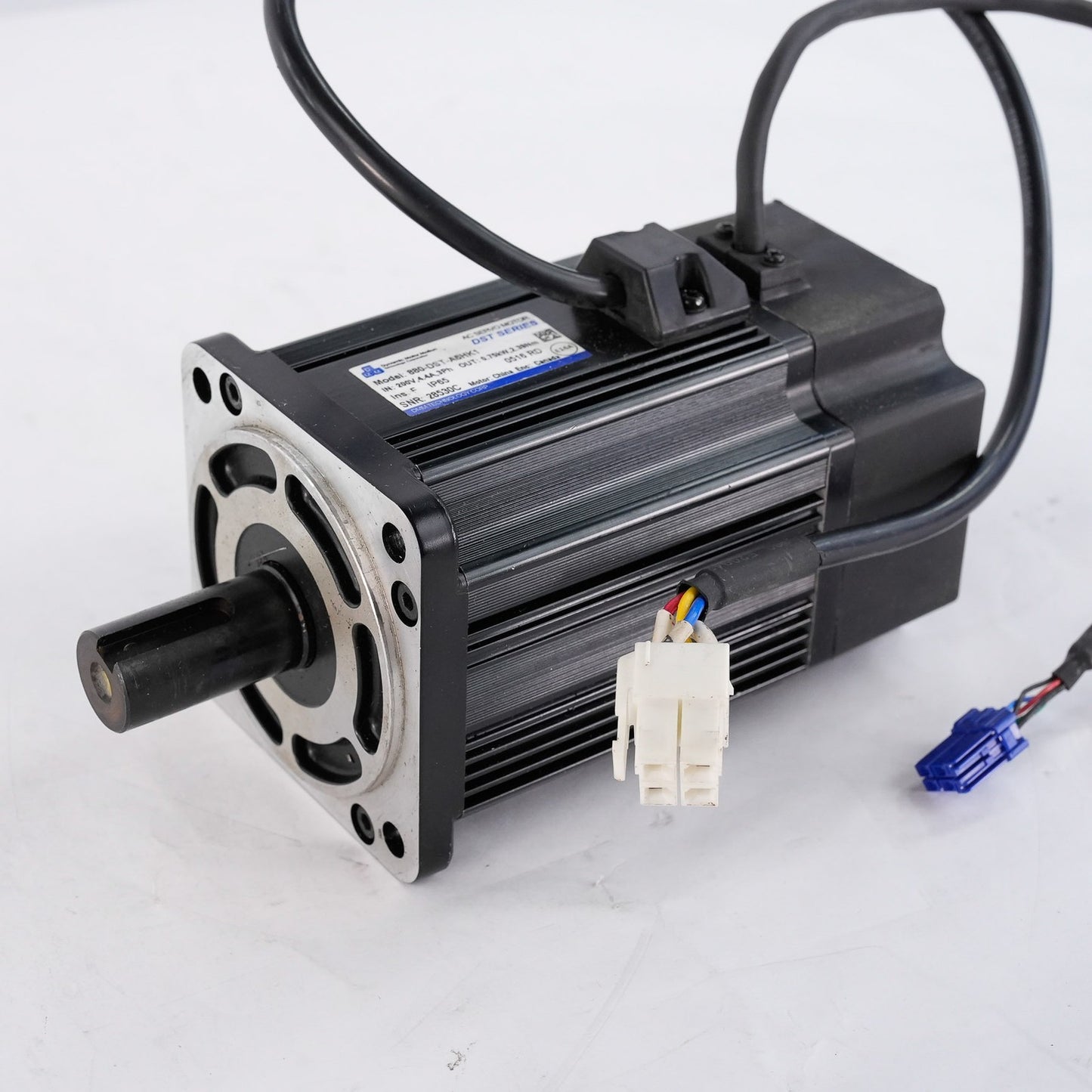 Dynamic Motor Motion 880-DST-A6HK1 AC Servo Motor 200V 0.75kW 880DSTA6HK1