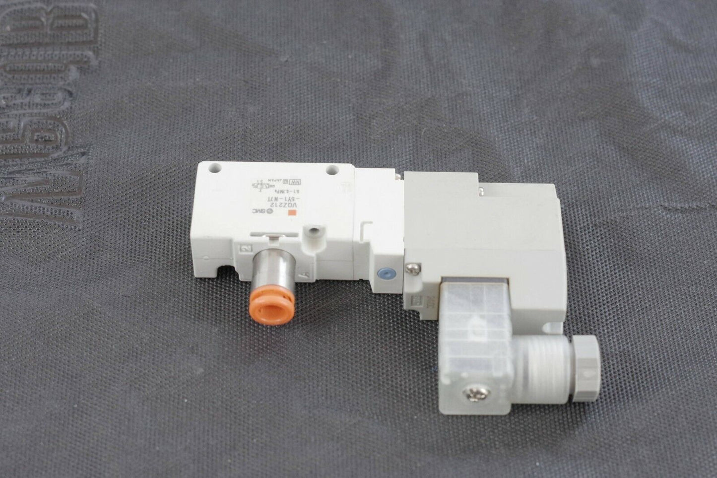 SMC VQZ212-5Y1-N7T-F VQZ2125Y1N7TF valve, body ported, din (dc), VQZ200 VALVE