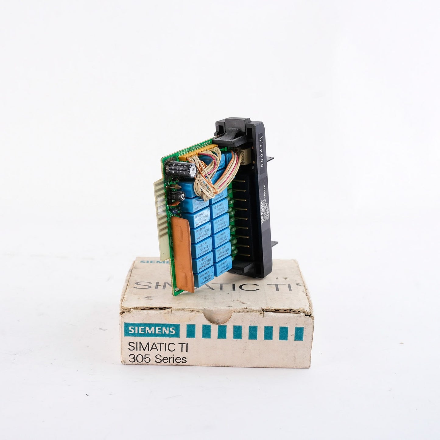 GE Fanuc IC610MDL182A Series One Relay Output Module - Open Box