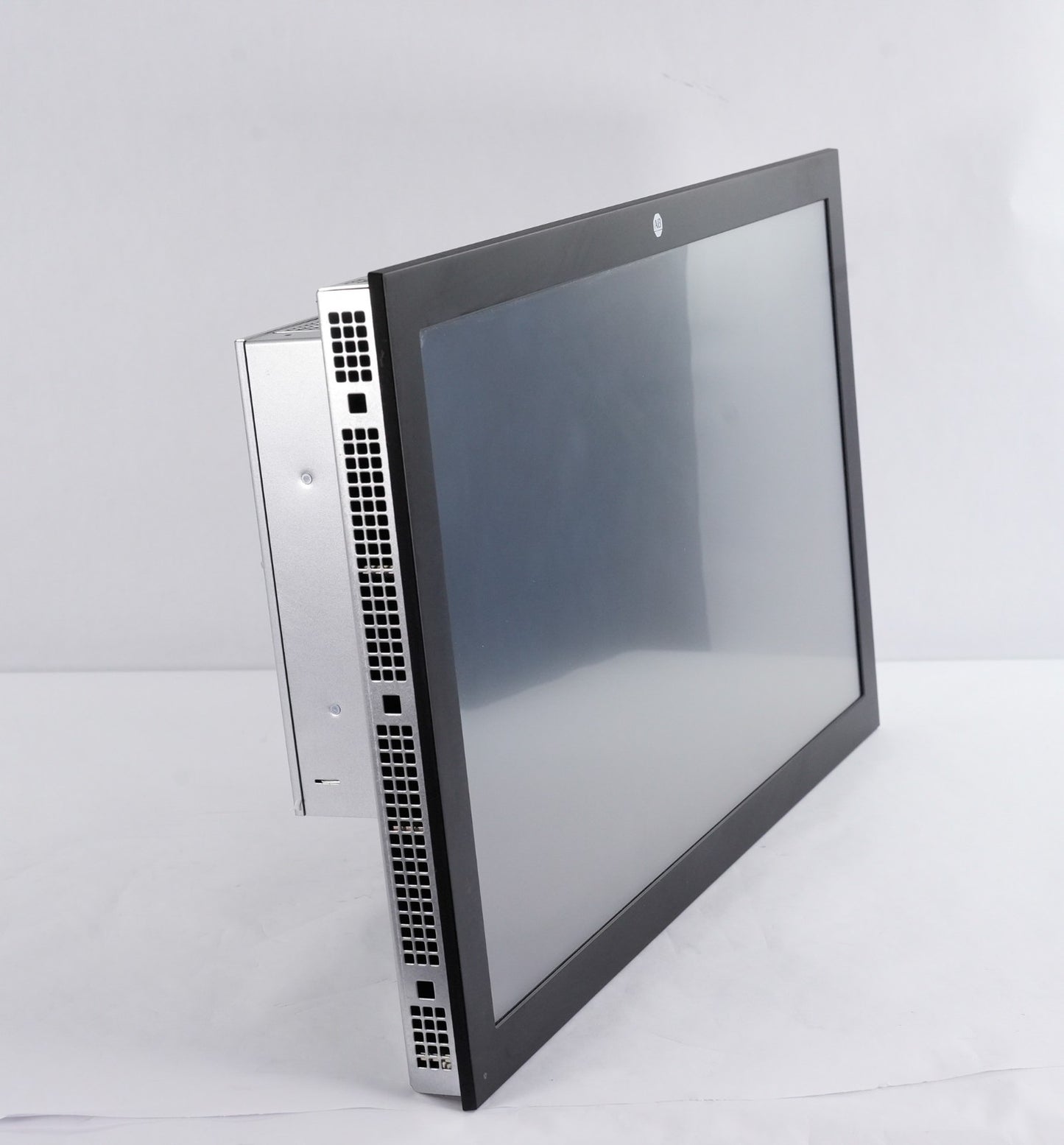 Allen Bradley 6300P-215AAPSFDNB-7DDBW19NNNDNN-NN1S /A VersaView 6300P Fanless PC