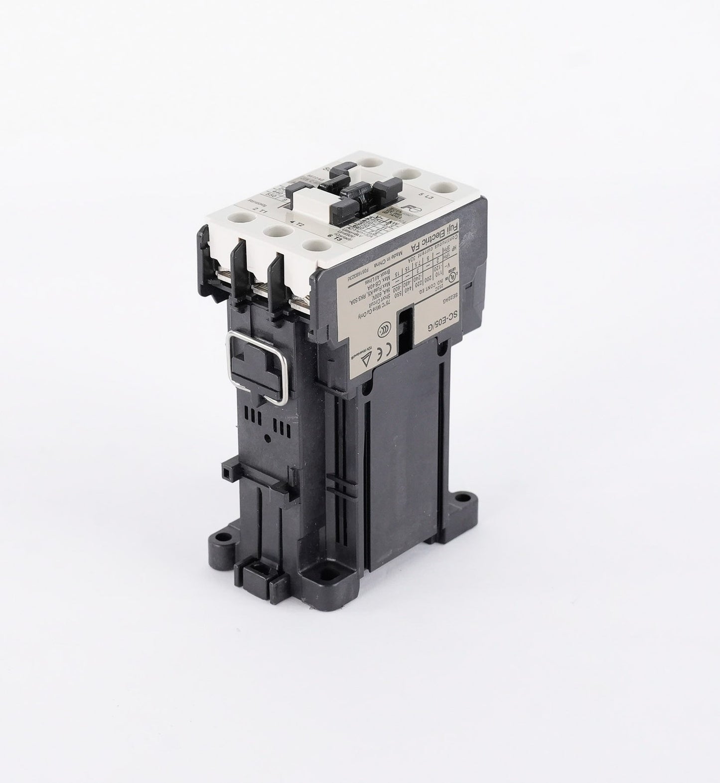 Fuji SC-E05/G Magnetic Contactor SE22AG 5kA 600V 32A SCE05G