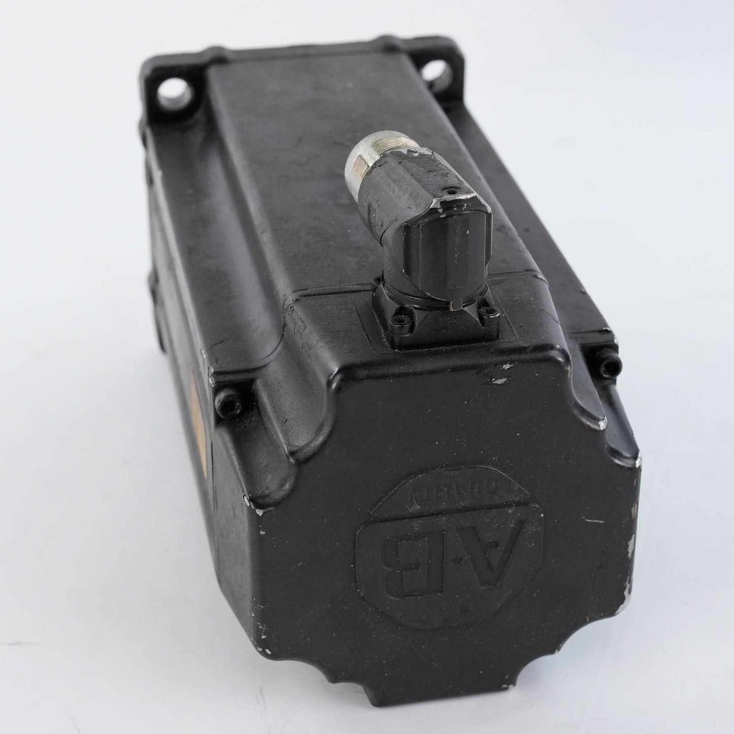 Allen Bradley VPL-A1303F-PK14AA Ser A Kinetix VPL Servo Motor 2.1kW 230V