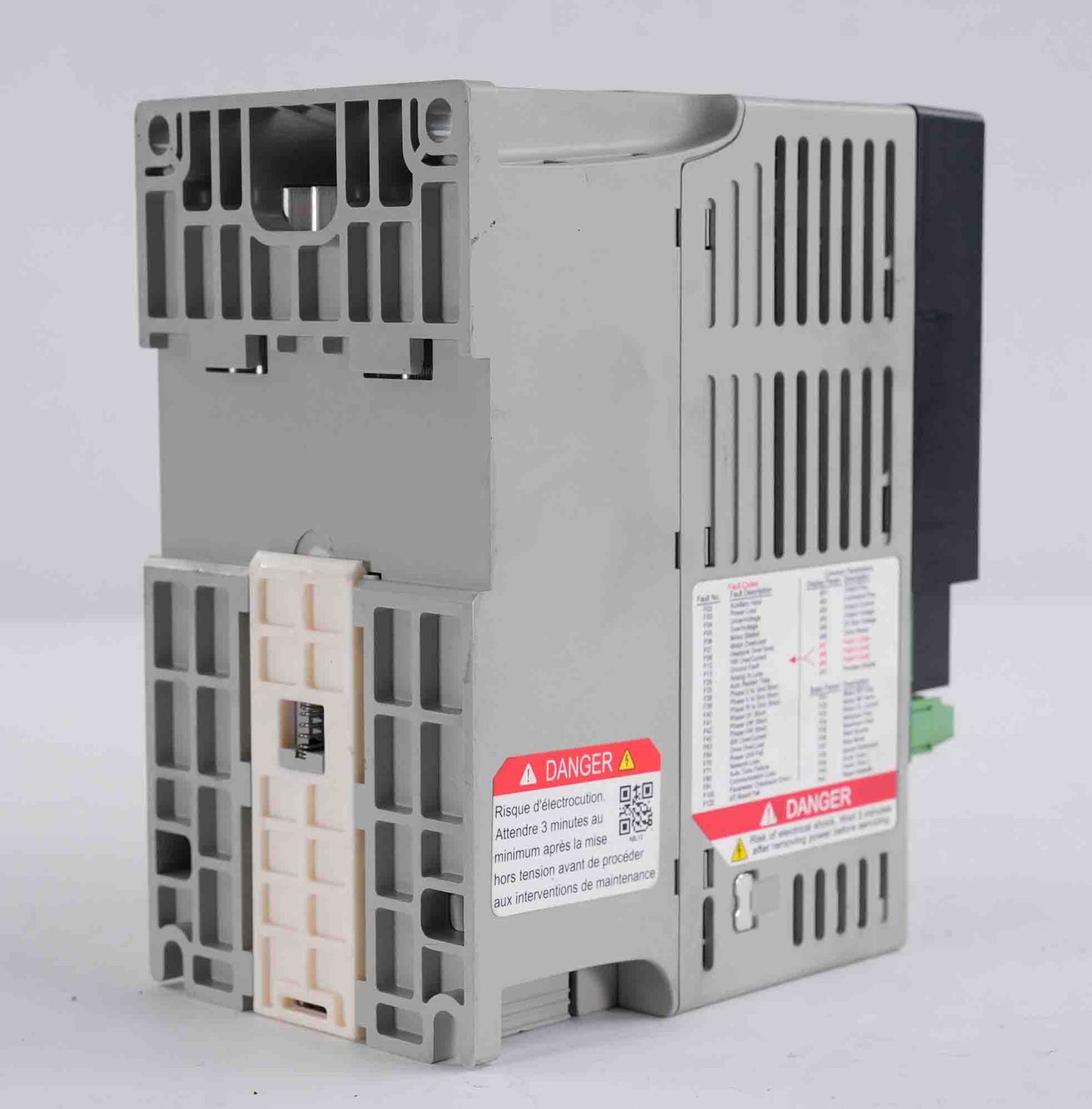 Allen Bradley 22A-D2P3N104 /A PowerFlex AC Drive 480V 3PH 0.75kW 22AD2P3N104