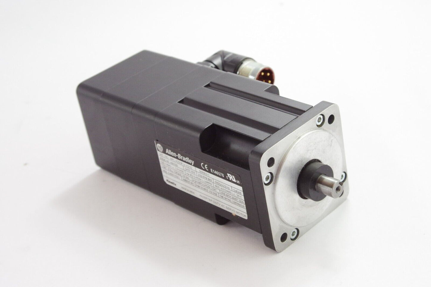 ALLEN BRADLEY MPL-A220F-V-X210 / MPLA220FVX210 Series C Servo Motor