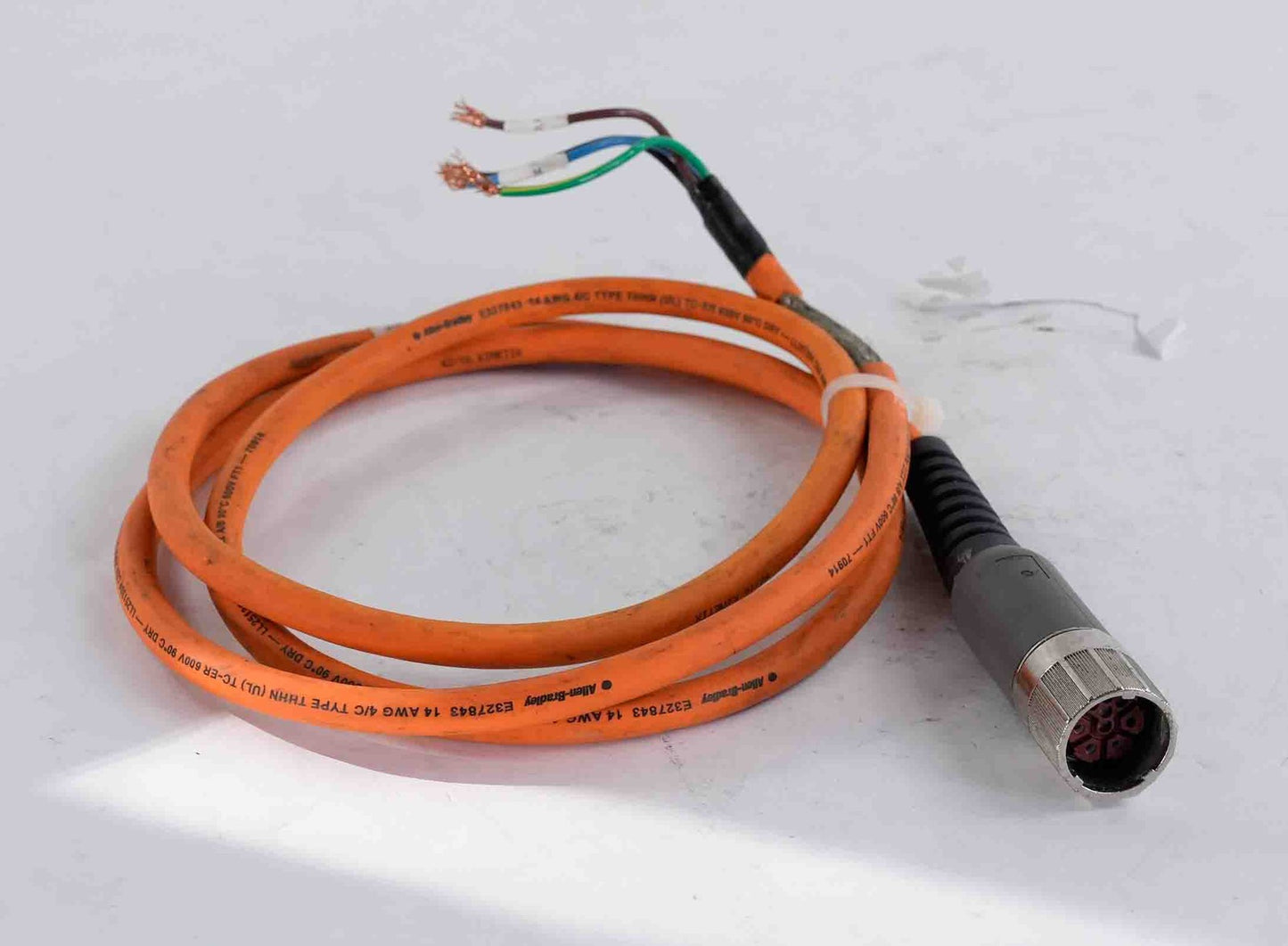 Allen Bradley 2090-CPWM7DF-14AA05 /A Servo Power Cable 60" 2090CPWM7DF14AA05