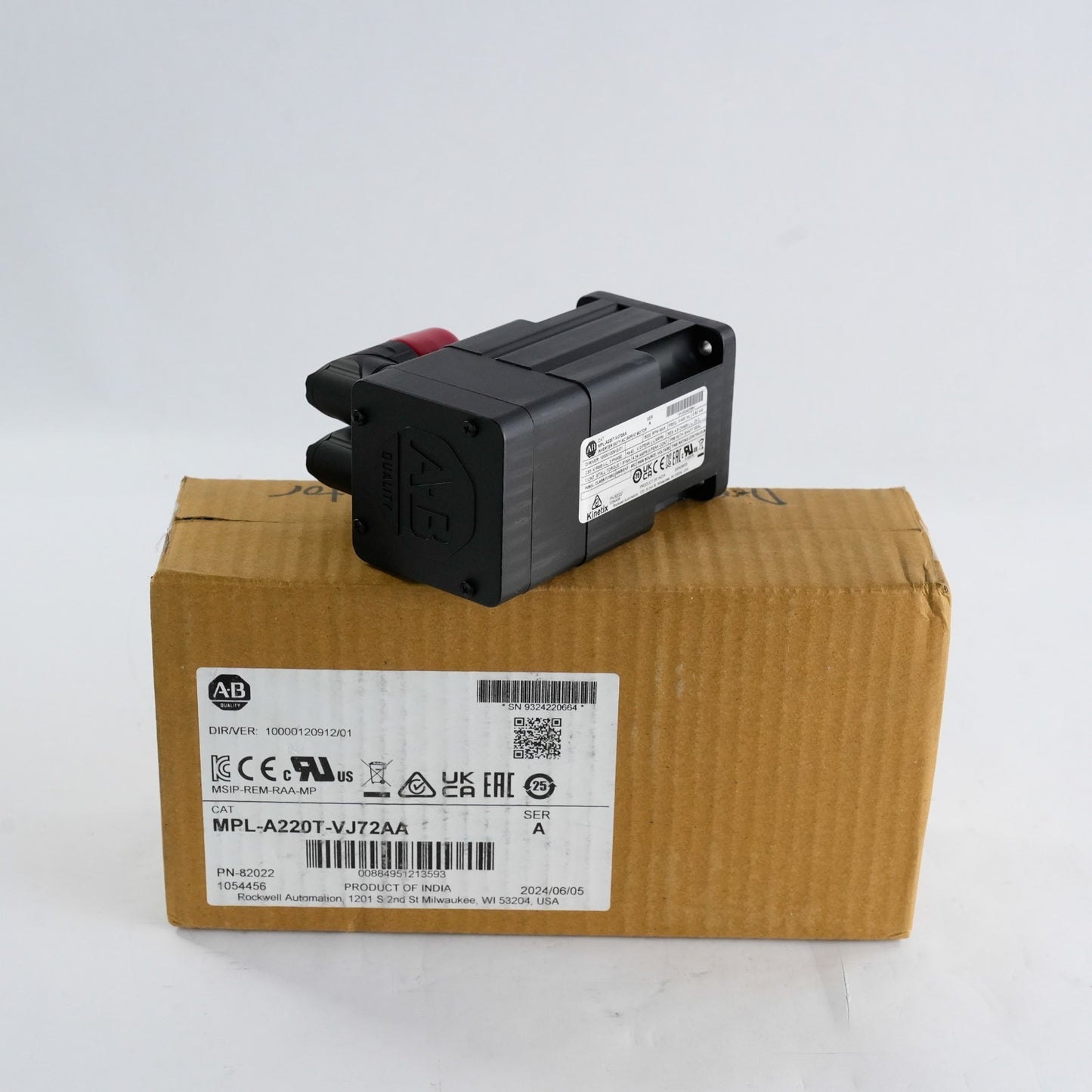 Allen Bradley MPL-A220T-VJ72AA /A AC Servo Motor 6000RPM - Open Box