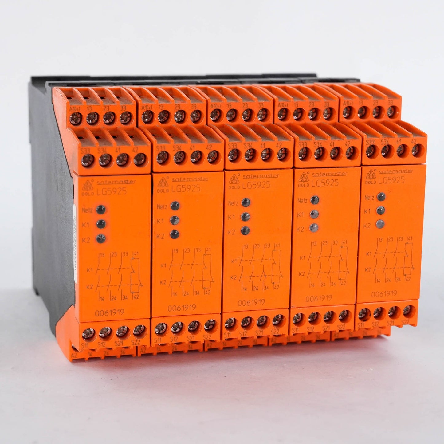 E. Dold & Sohne KG LG5925.48/61 Safety Relay 24VDC LG5925.48_61 LG59254861