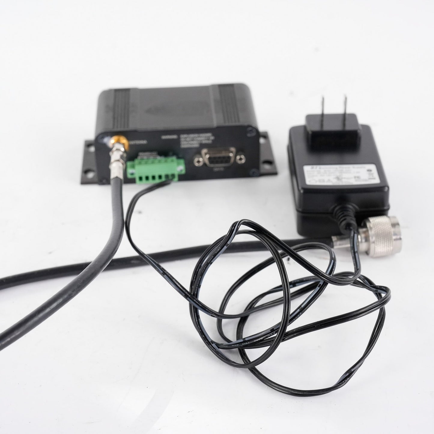 Microhard Systems n920 MHS114020 1W 902-928Mhz 12VDC n920F-ENC + Cables