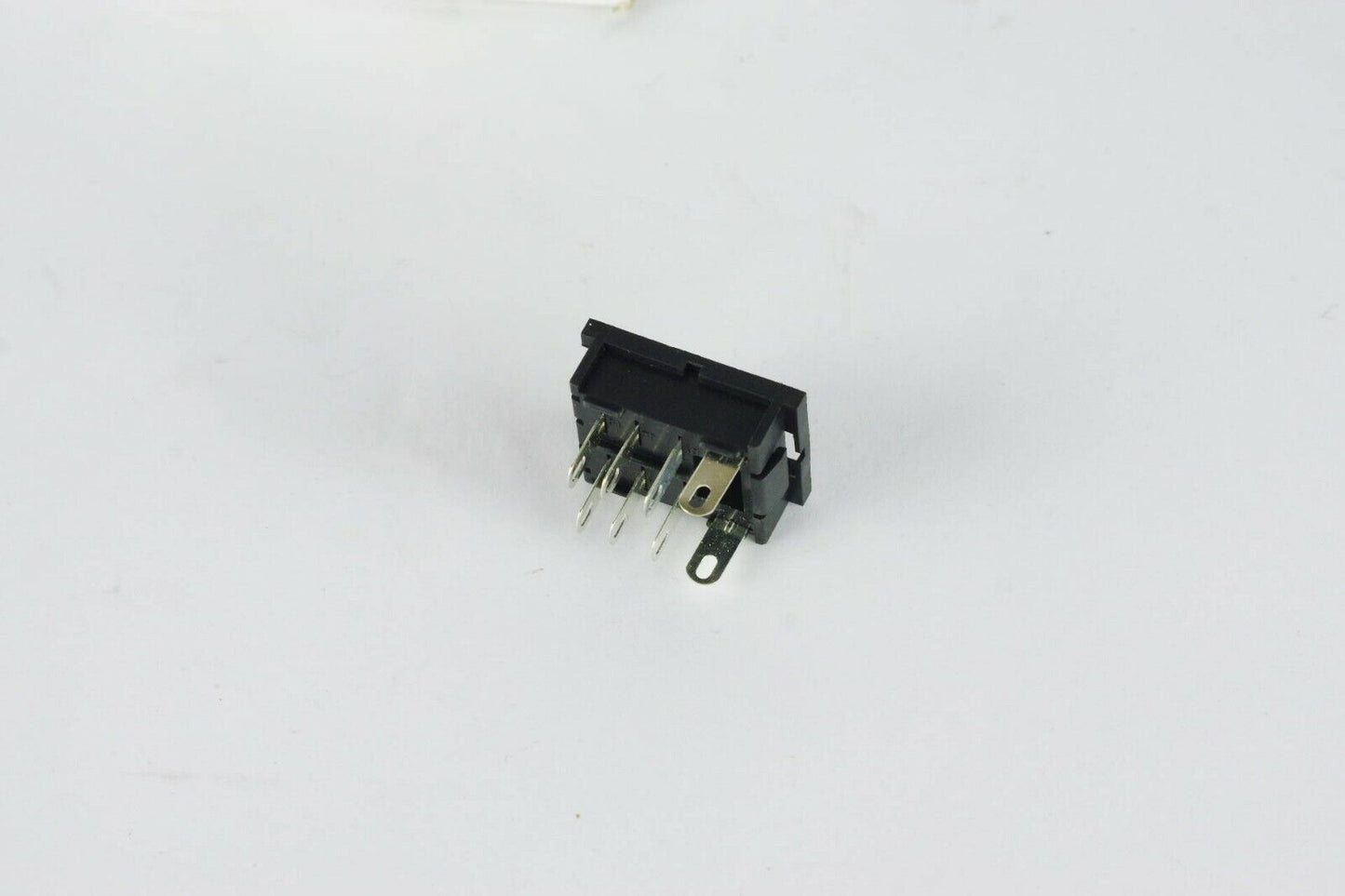 One Gr108-sld Custom Connector 8 Pin, 300V 10A 100 Megohms GR Series Relay