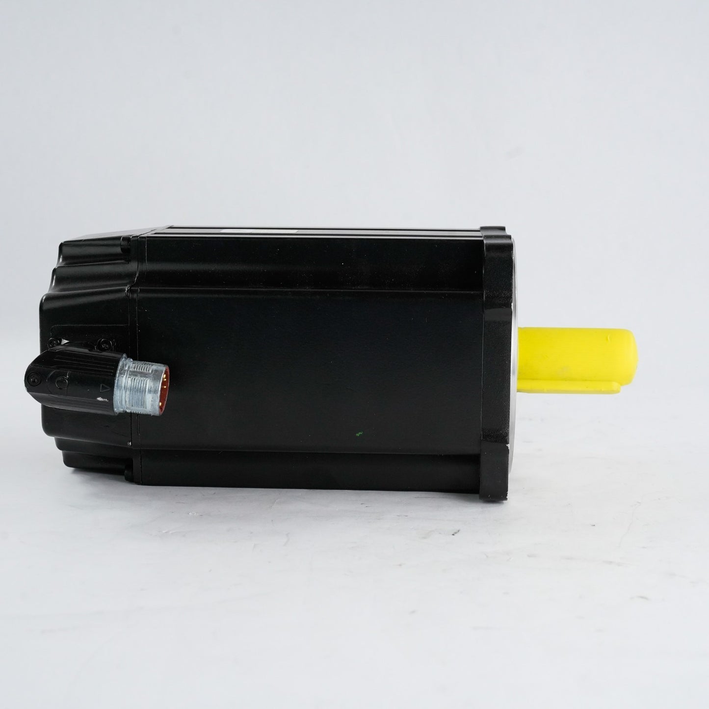 Allen Bradley VPL-A1304D-PJ12AA /A Kinetix VP Low Inertia AC Servo Motor