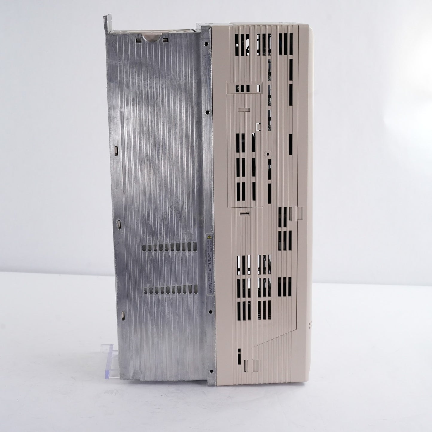 Yaskawa CIMR-ZU4A0027FAA Rev B Z1000 Frequency Drive CIMRZU4A0027FAA