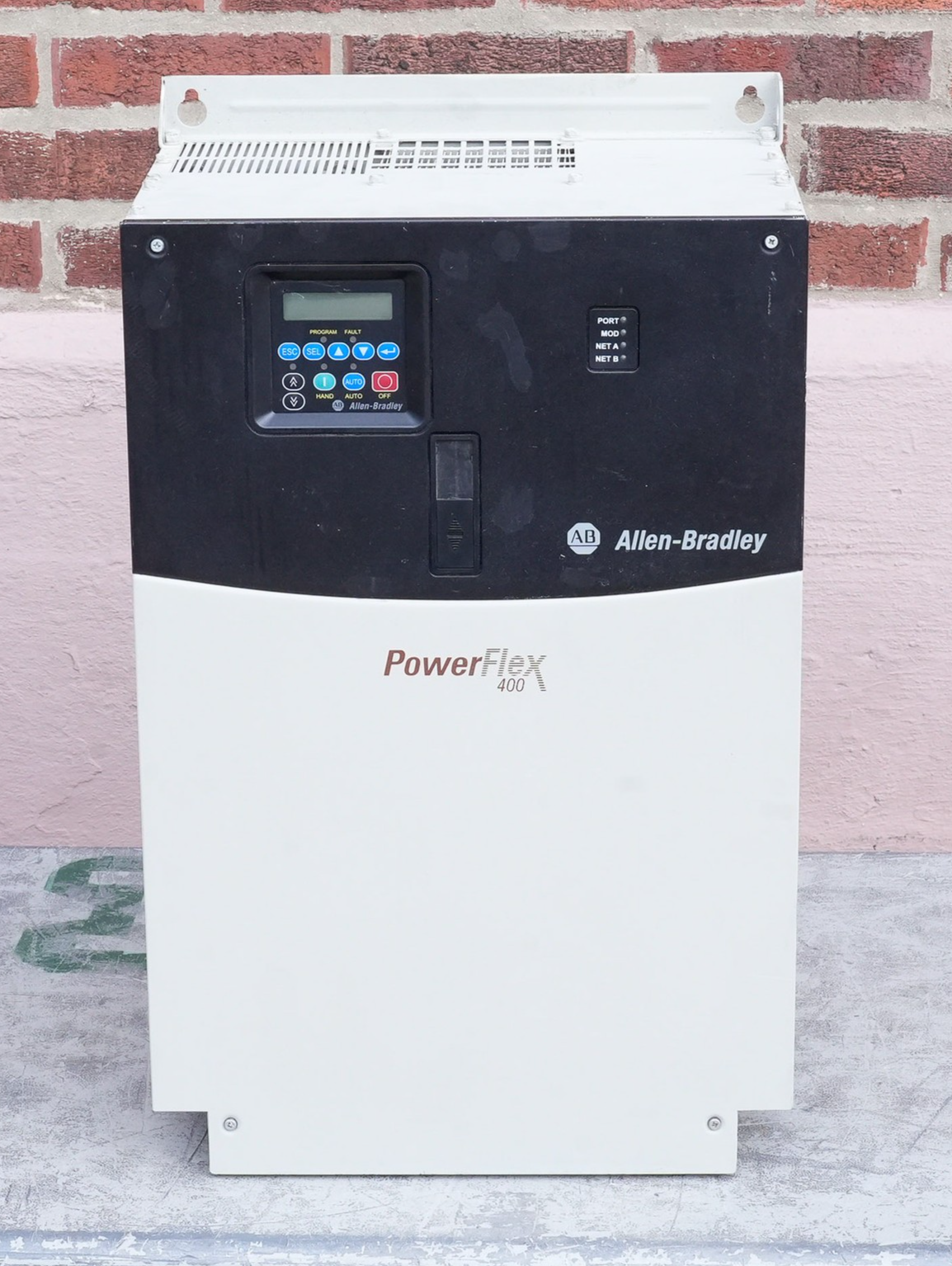 Allen Bradley 22C-D142A103 /A PowerFlex 400 AC Drive 480V 100HP 3-Phase 75kW