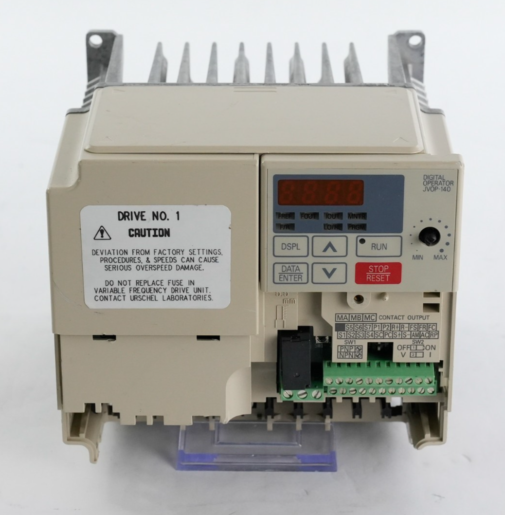 Yaskawa CIMR-V7AM43P7 Magnetek AC Drive 380-460V 0-400Hz 12A/8.6A