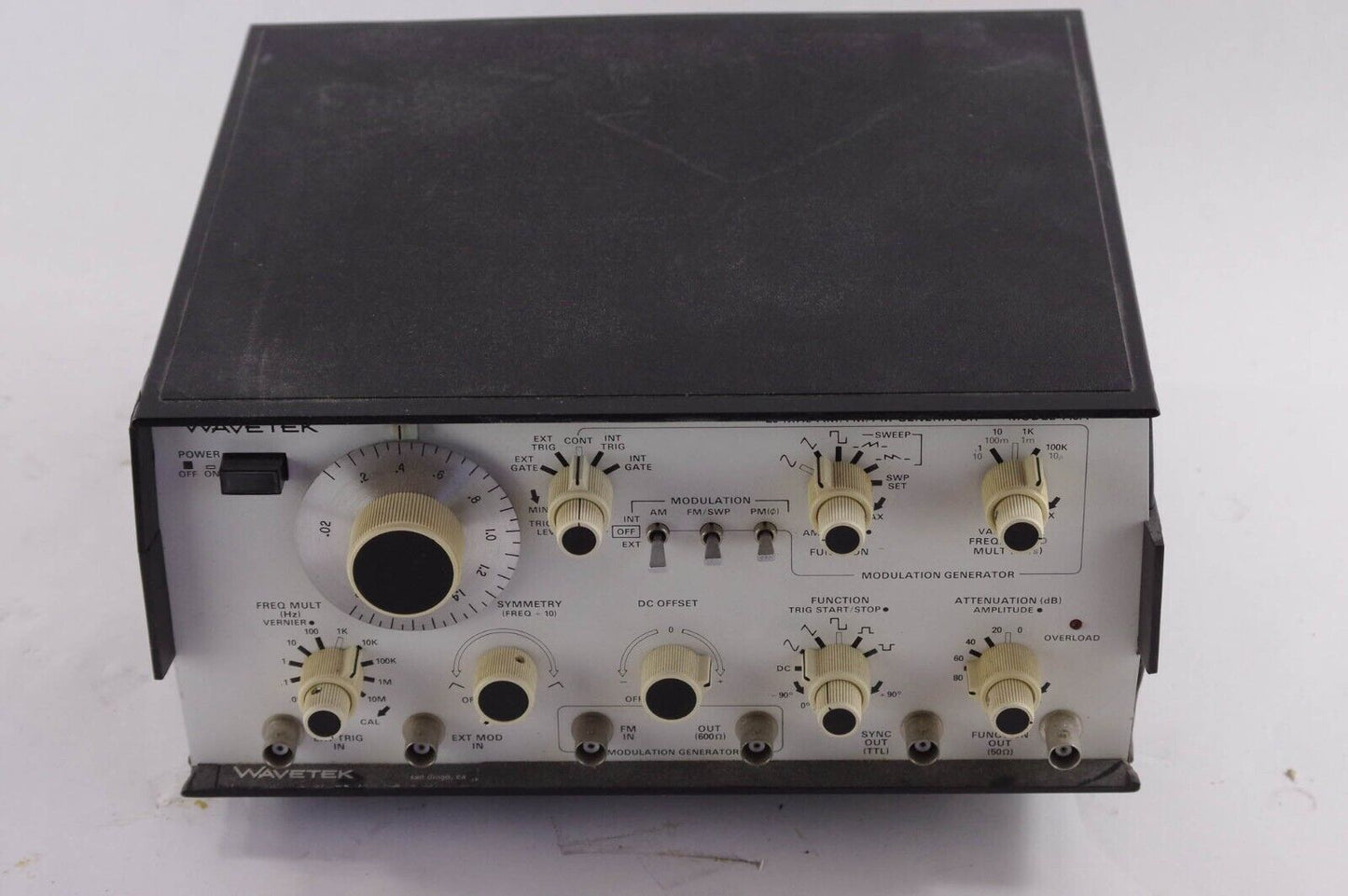 WaveTek Model 148A 20MHz AM/FM/PM & Function Generator - For Parts or Repair