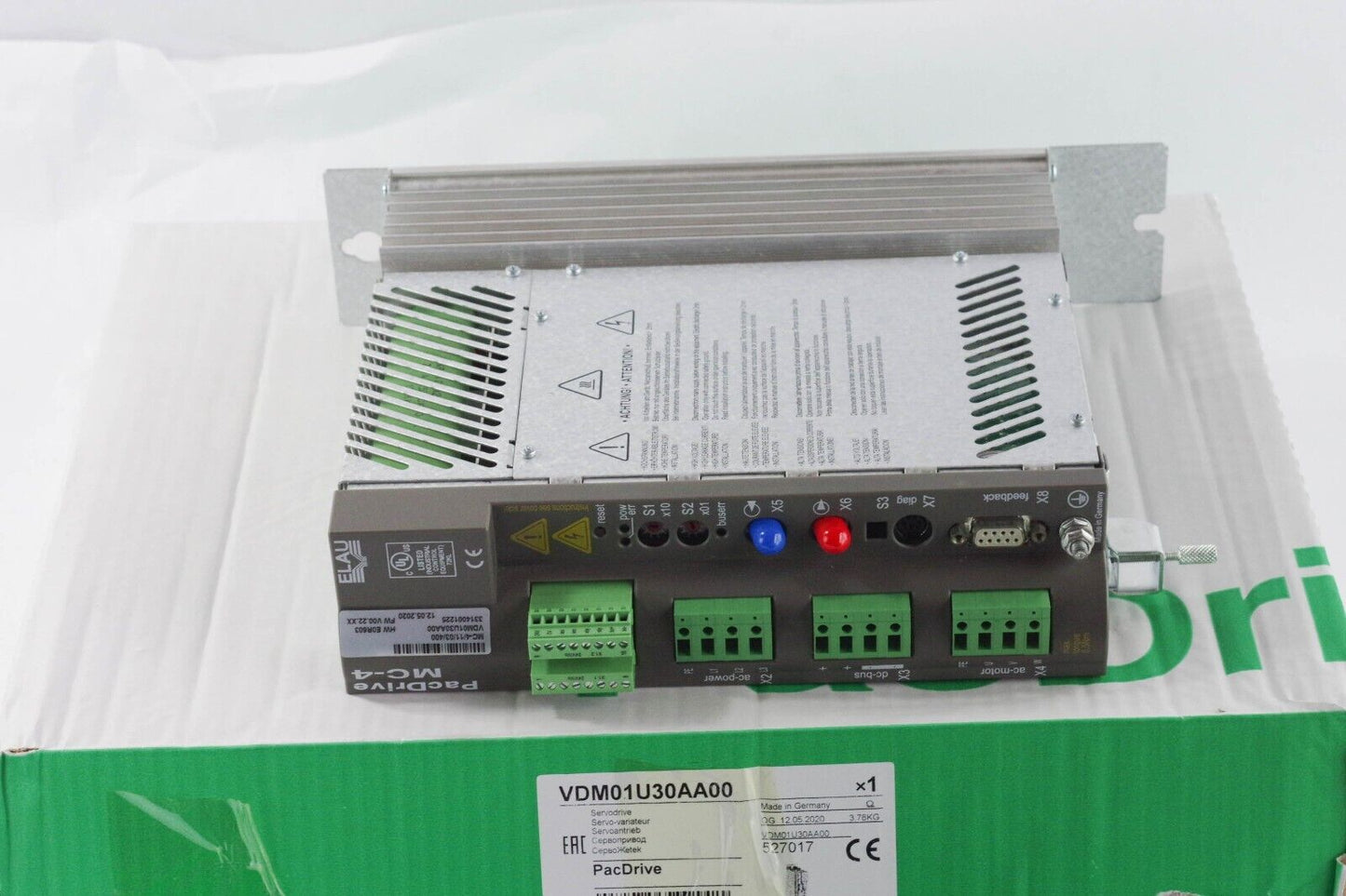 2020 SCHNEIDER ELECTRIC MC-4/11/03/400 SERVO DRIVE VDM01U30AA00 - Open Box