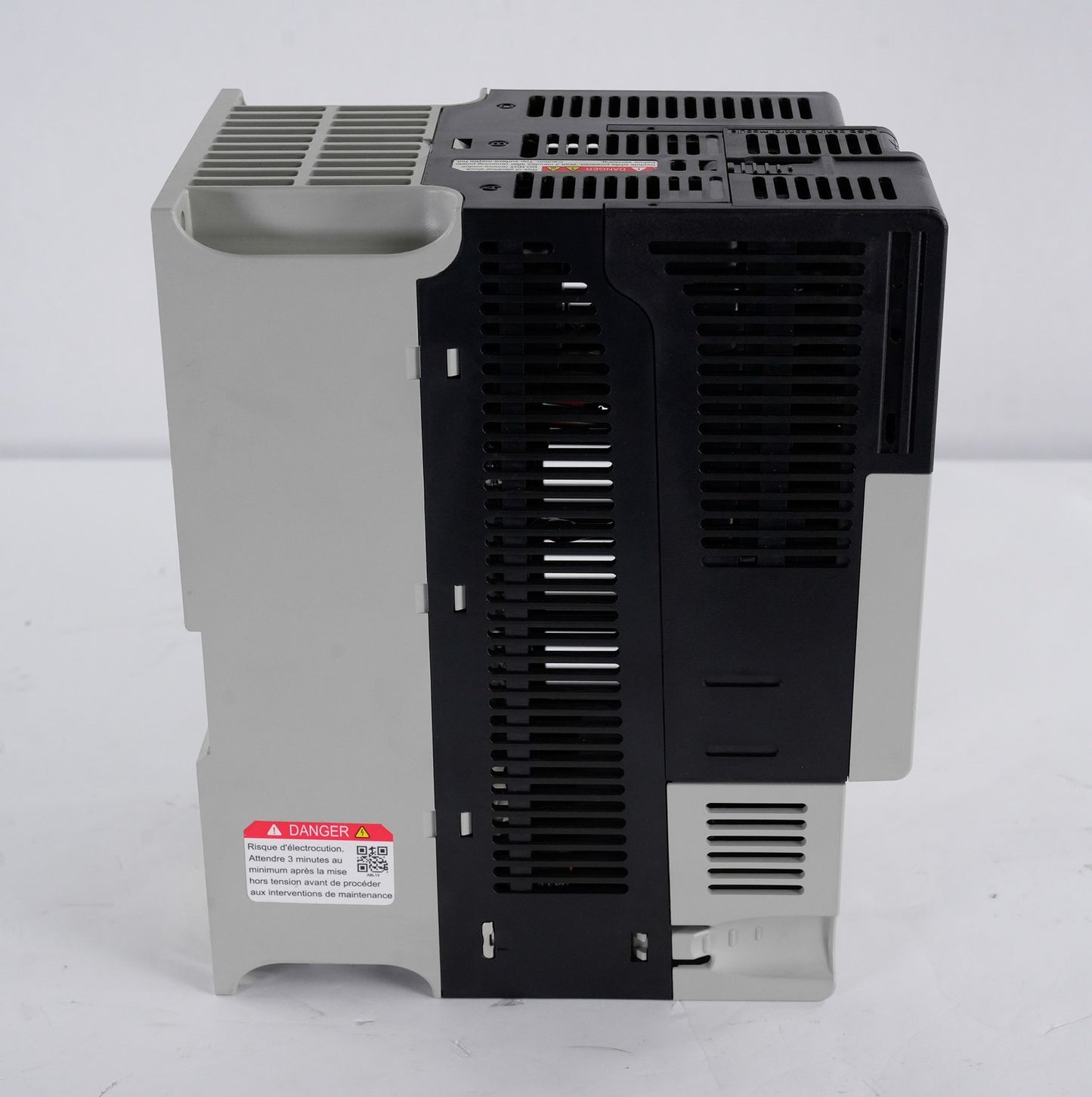 Allen Bradley 25B-D017N104 /A PowerFlex 525 480V 3-Phase 17A 7.5kW AC Drive 10hp