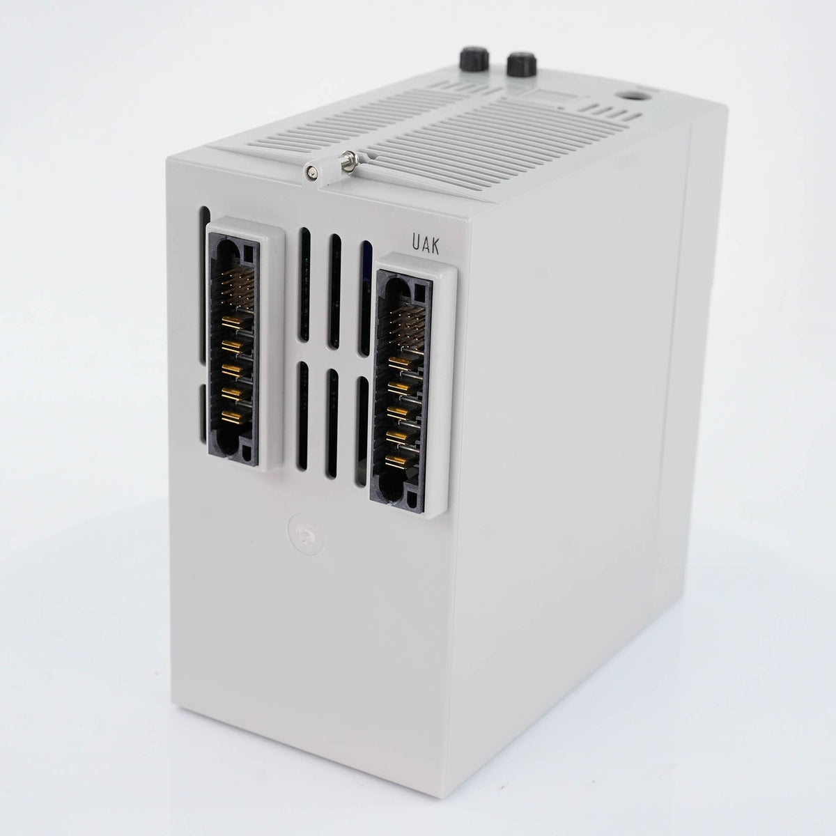 Allen-Bradley 2093-AC05-MP5 Kinetix 2000 3kw/3A Intergrated Axis Module Open Box