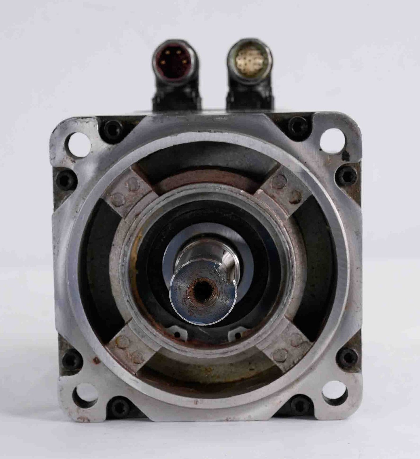 Allen Bradley MPL-B520K-SJ72AA /A Servo Motor 460V 4000RPM 1.3kW MPLB520KSJ72AA