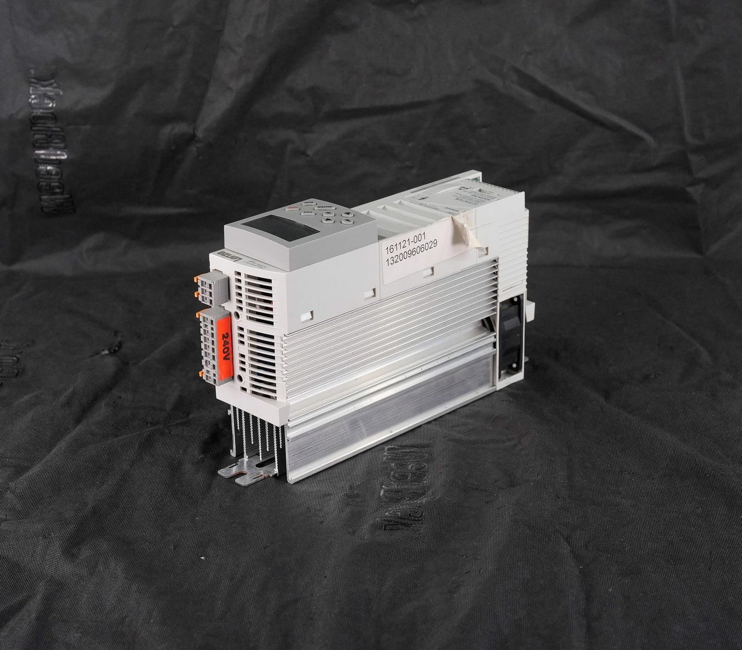 Lenze E82EV222_2B 8200 Vector Frequency Inverter Drive E82EV2222B