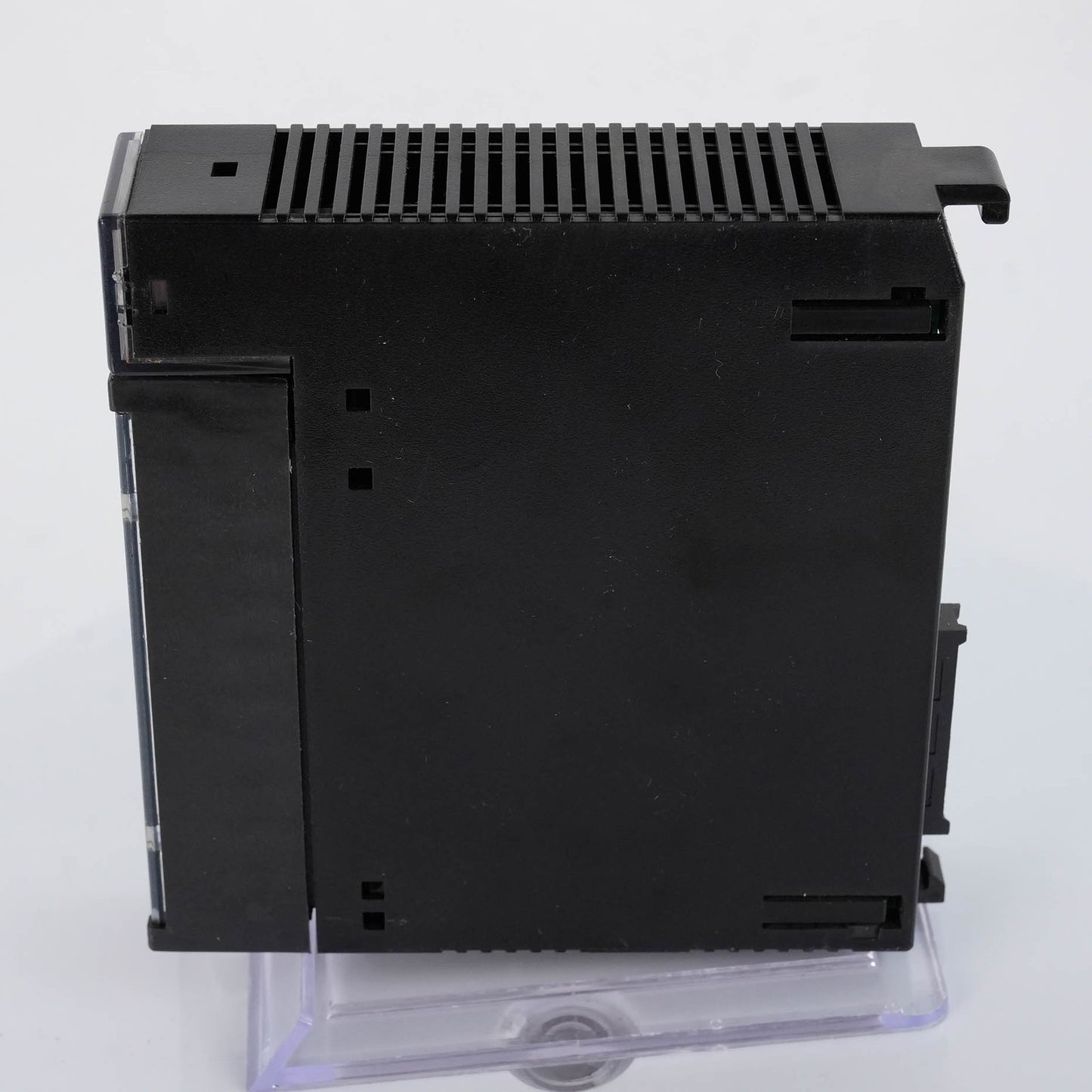 GE FANUC IC693MDL740F Output Module 12/24 VDC 0.5A 16 Point Positive Logic PLC