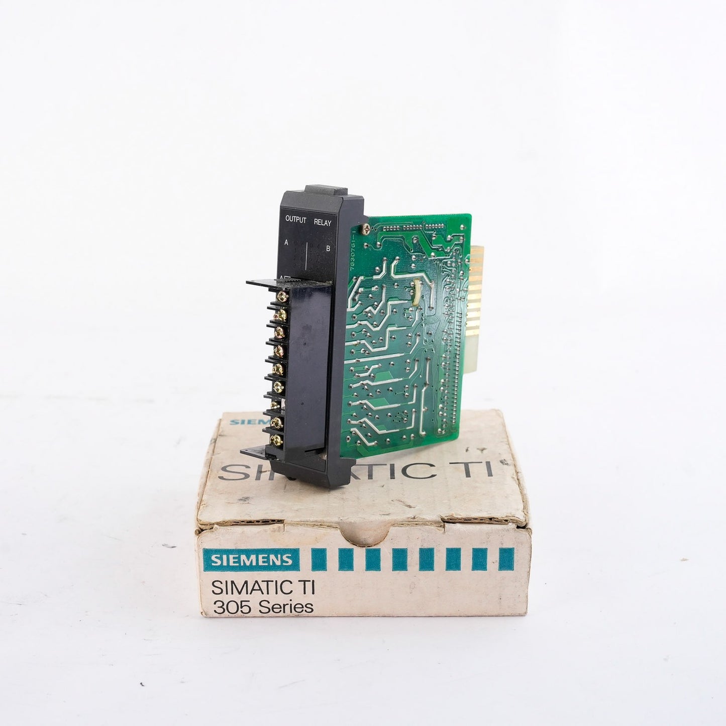 GE Fanuc IC610MDL182A Series One Relay Output Module - Open Box