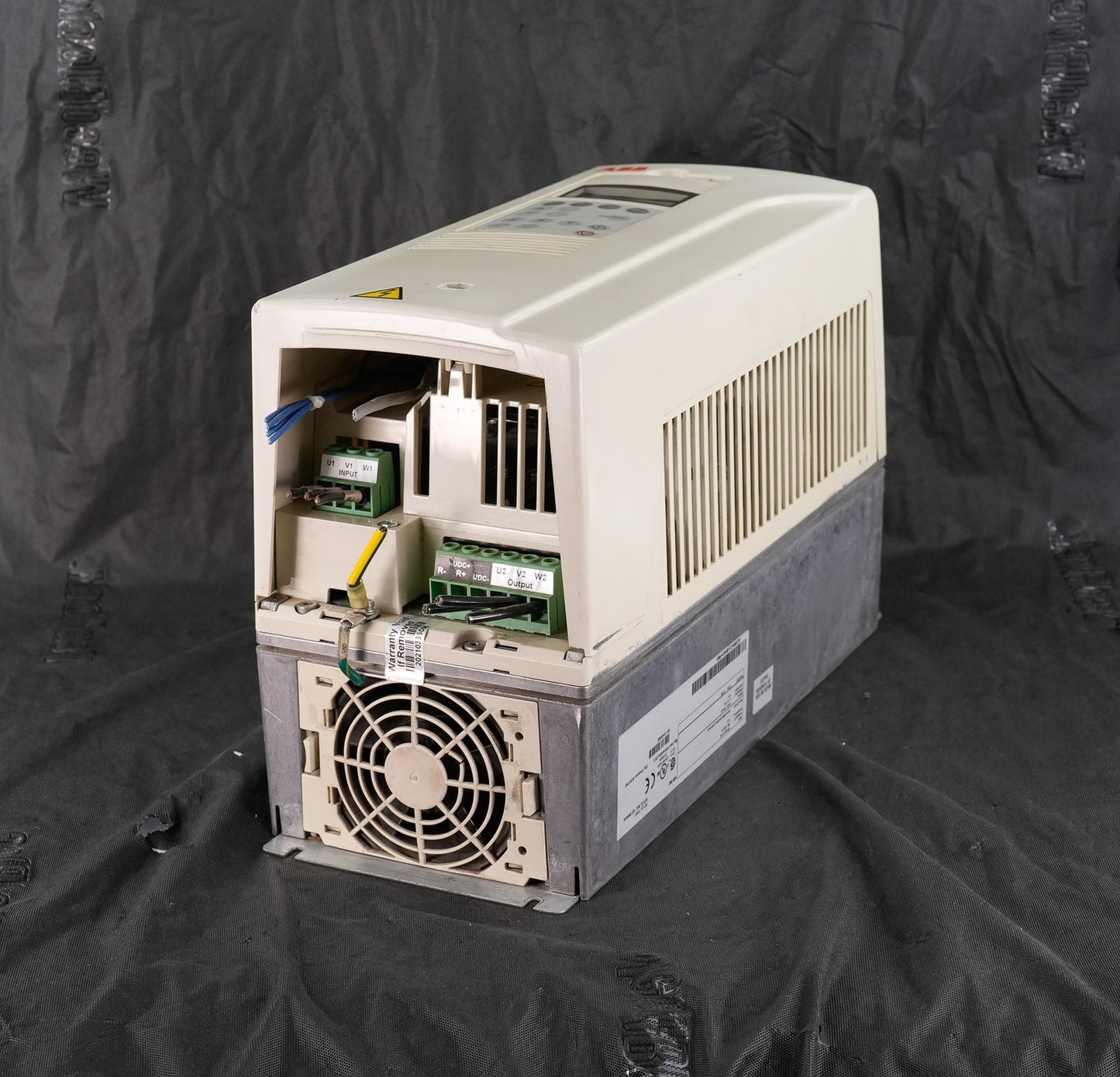 ABB ACS800-U1-0016-5+P901 Variable Frequency Drive 3-Phase ACS800U100165P901