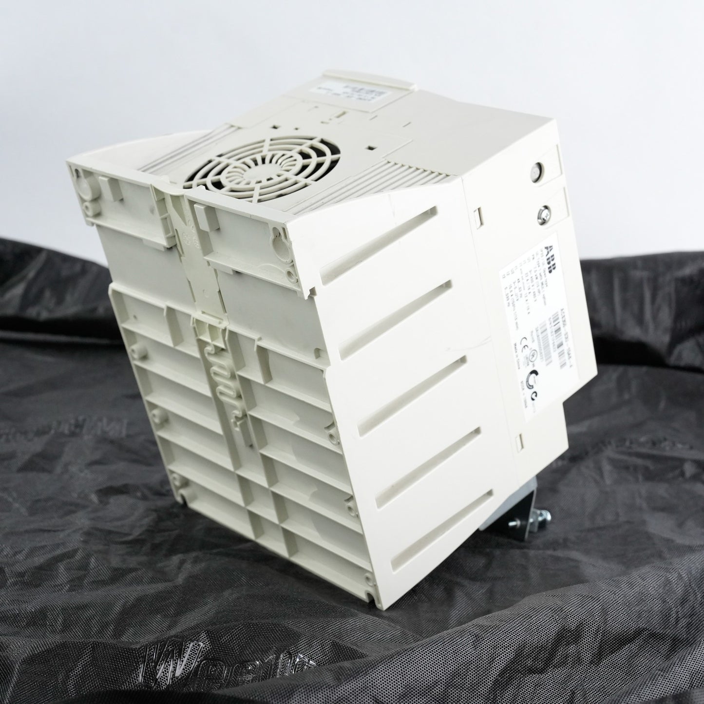 ABB ACS355-03U-15A6-4 10 HP 480V 7.5 kW VFD Variable Frequency Drive