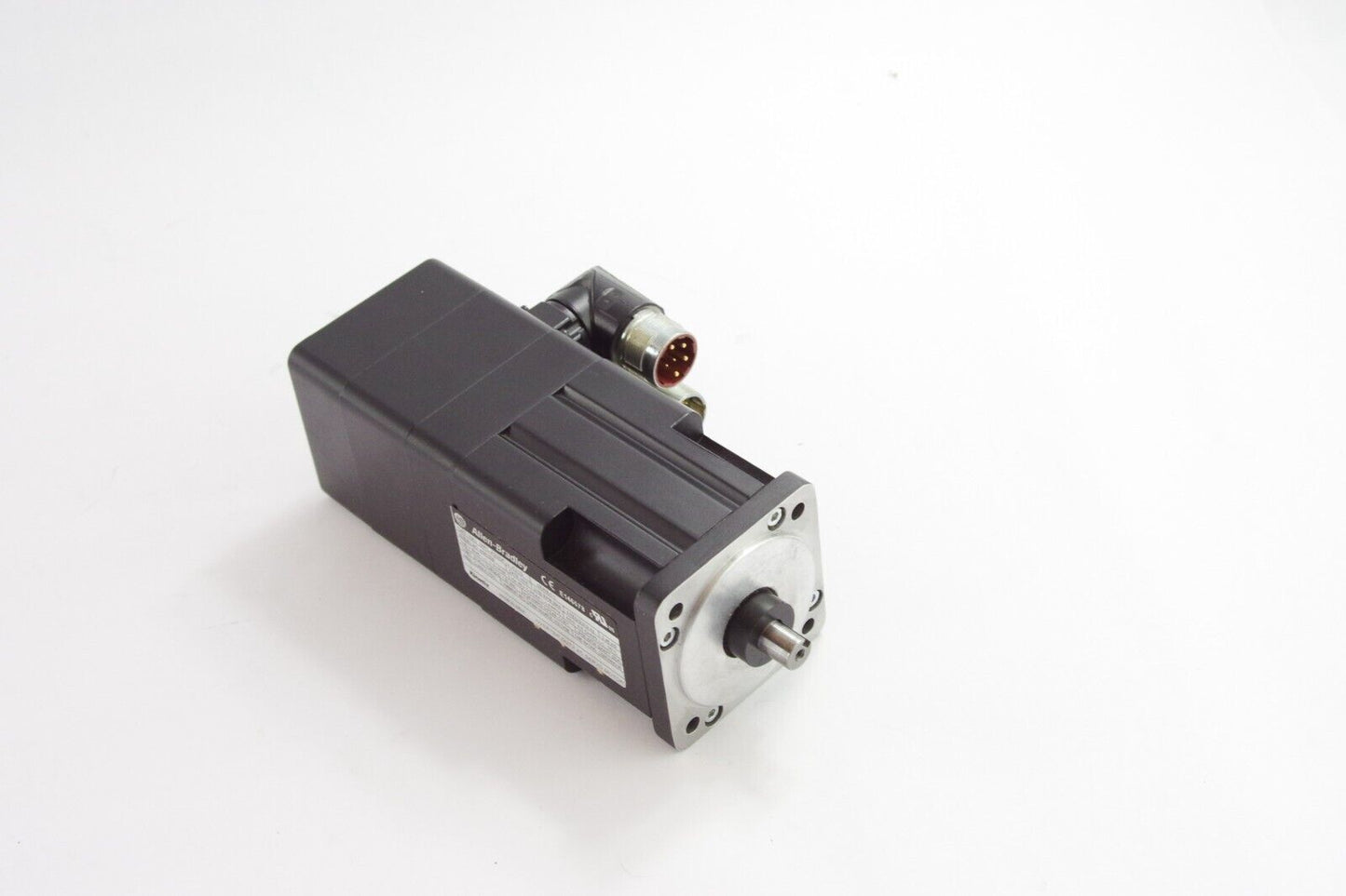 ALLEN BRADLEY MPL-A220F-V-X210 / MPLA220FVX210 Series C Servo Motor