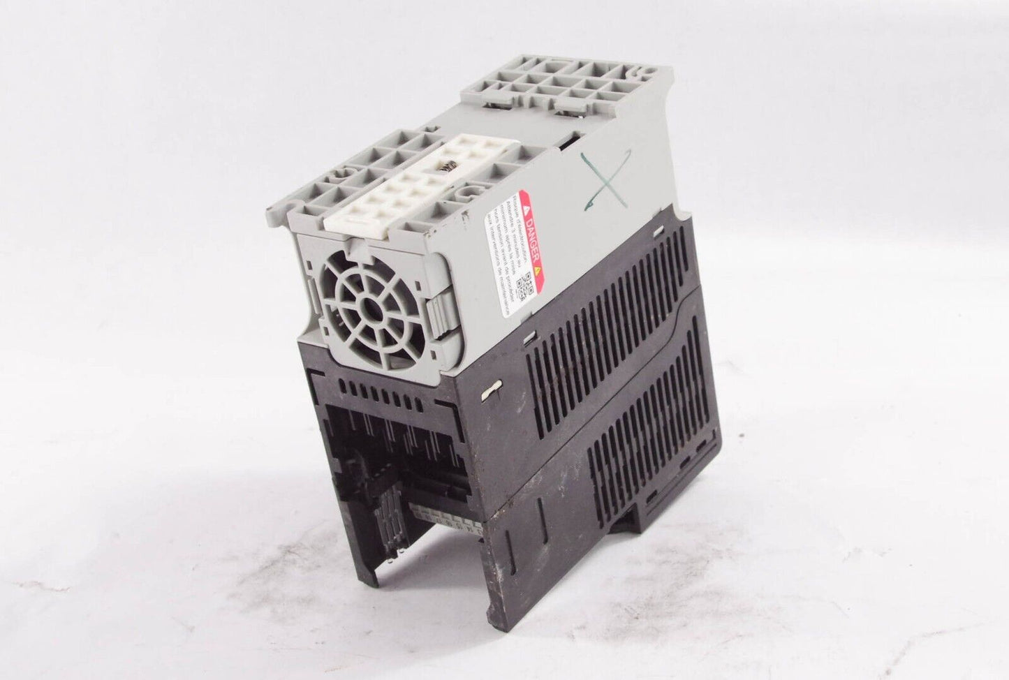 Allen-Bradley 25B-D2P3N104 PowerFlex 525 1Hp AC Drive - For Part or Repair