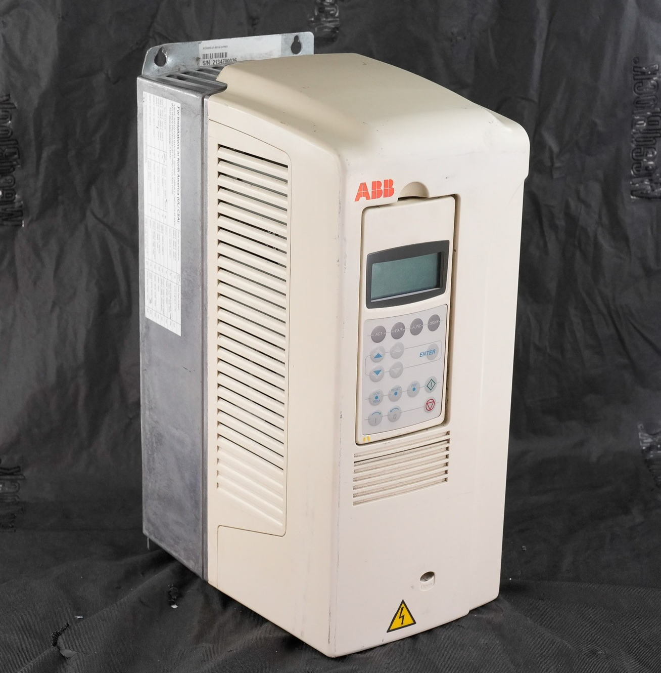 ABB ACS800-U1-0016-5+P901 Variable Frequency Drive 3-Phase ACS800U100165P901
