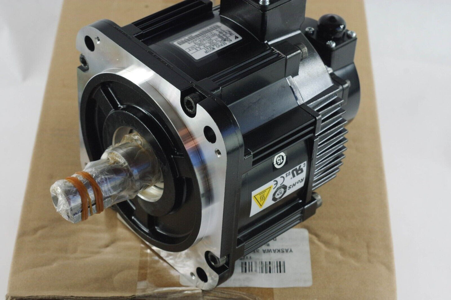 Yaskawa SGMGV-09A3E61 Servo Motor .0001697834 - Open Box