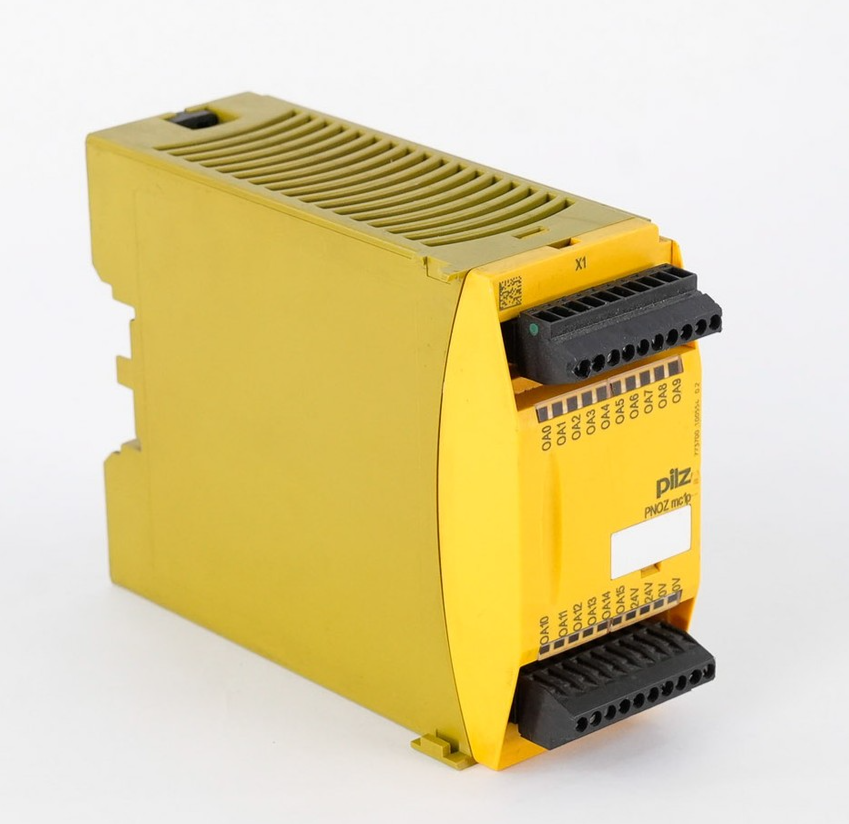 PILZ PNOZ mc1p 773700 Configureable Safety Module