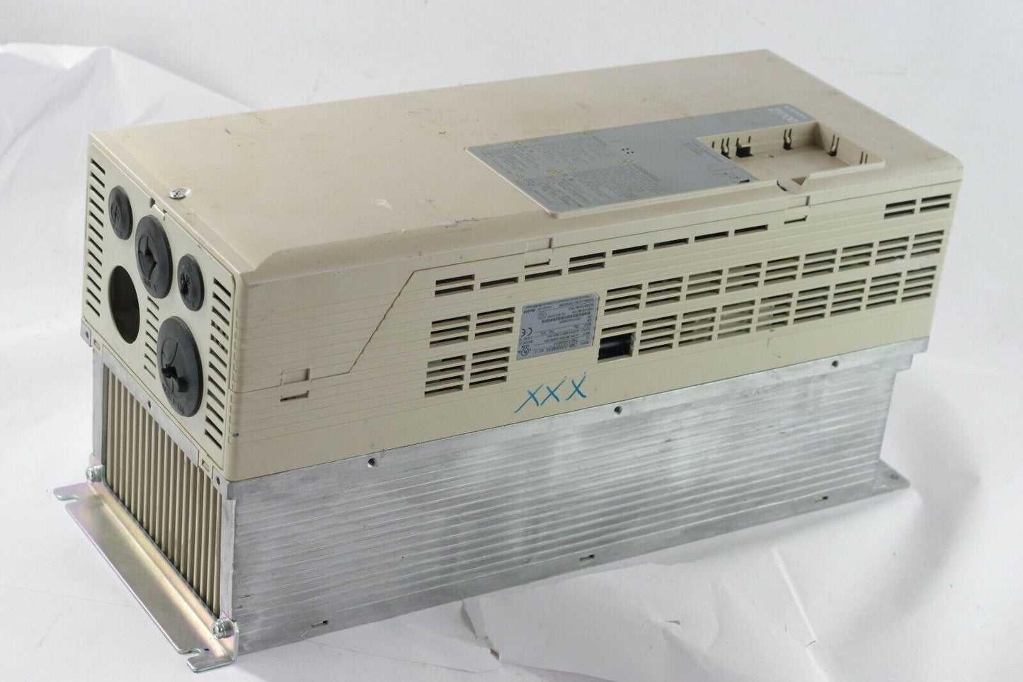 Yaskawa CIMR-ZU4A0040FAA Motor Drive Inverter 40 Amps Z1000 - For Parts/Repair