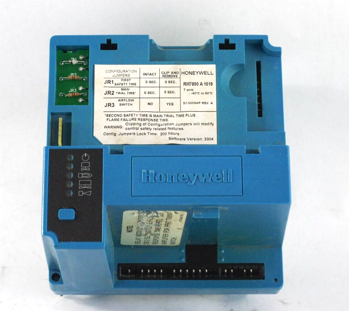 HONEYWELL RM7850A1019 Automatic Programming Burner Control - For Parts / Repair