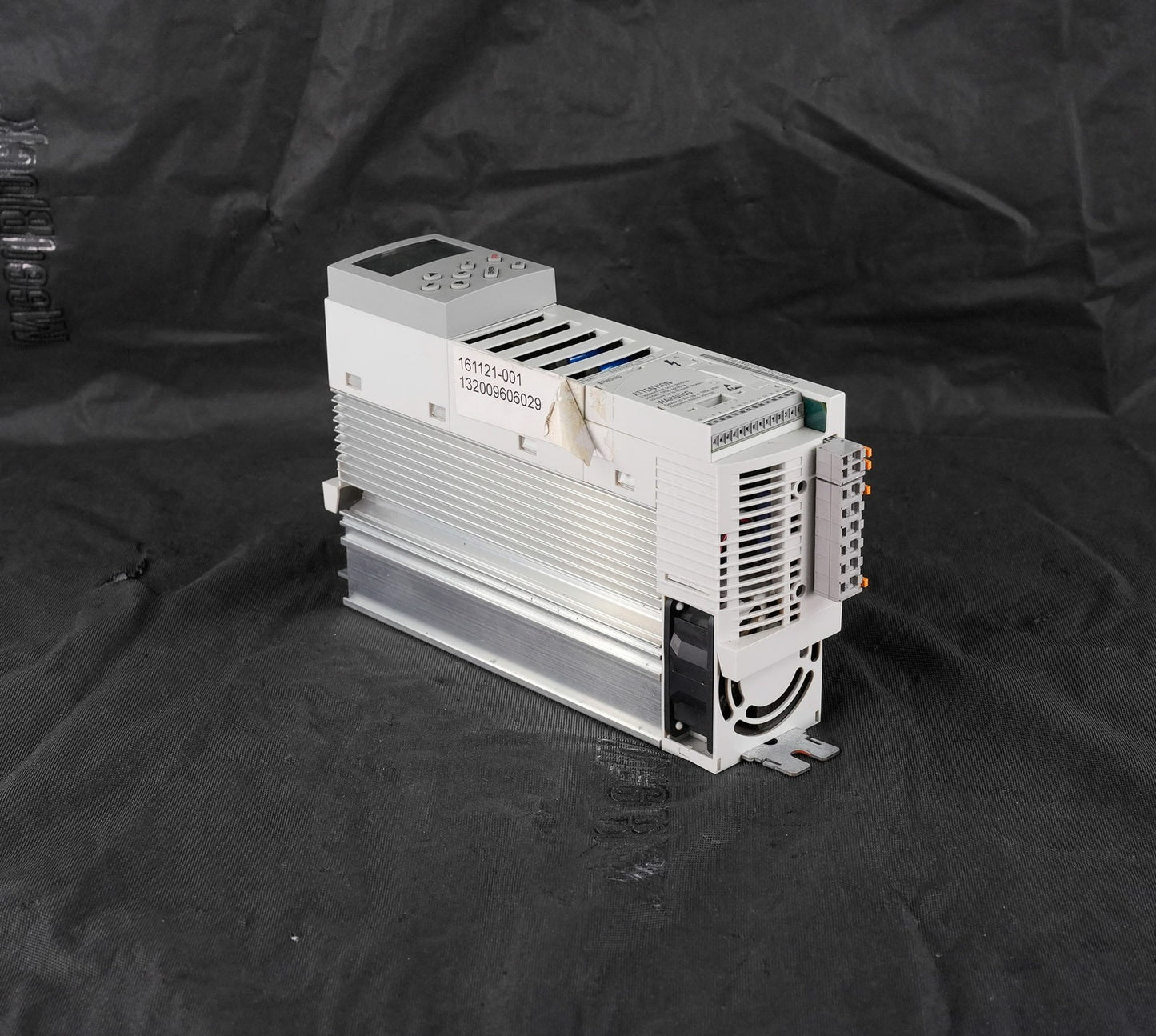 Lenze E82EV222_2B 8200 Vector Frequency Inverter Drive E82EV2222B