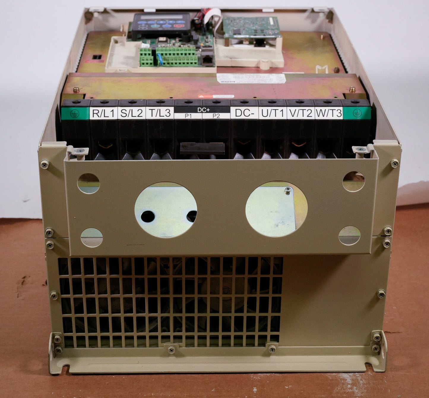 Allen Bradley 22C-D142A103 /A PowerFlex 400 AC Drive 480V 75kW 100HP + 1 Yr WTY