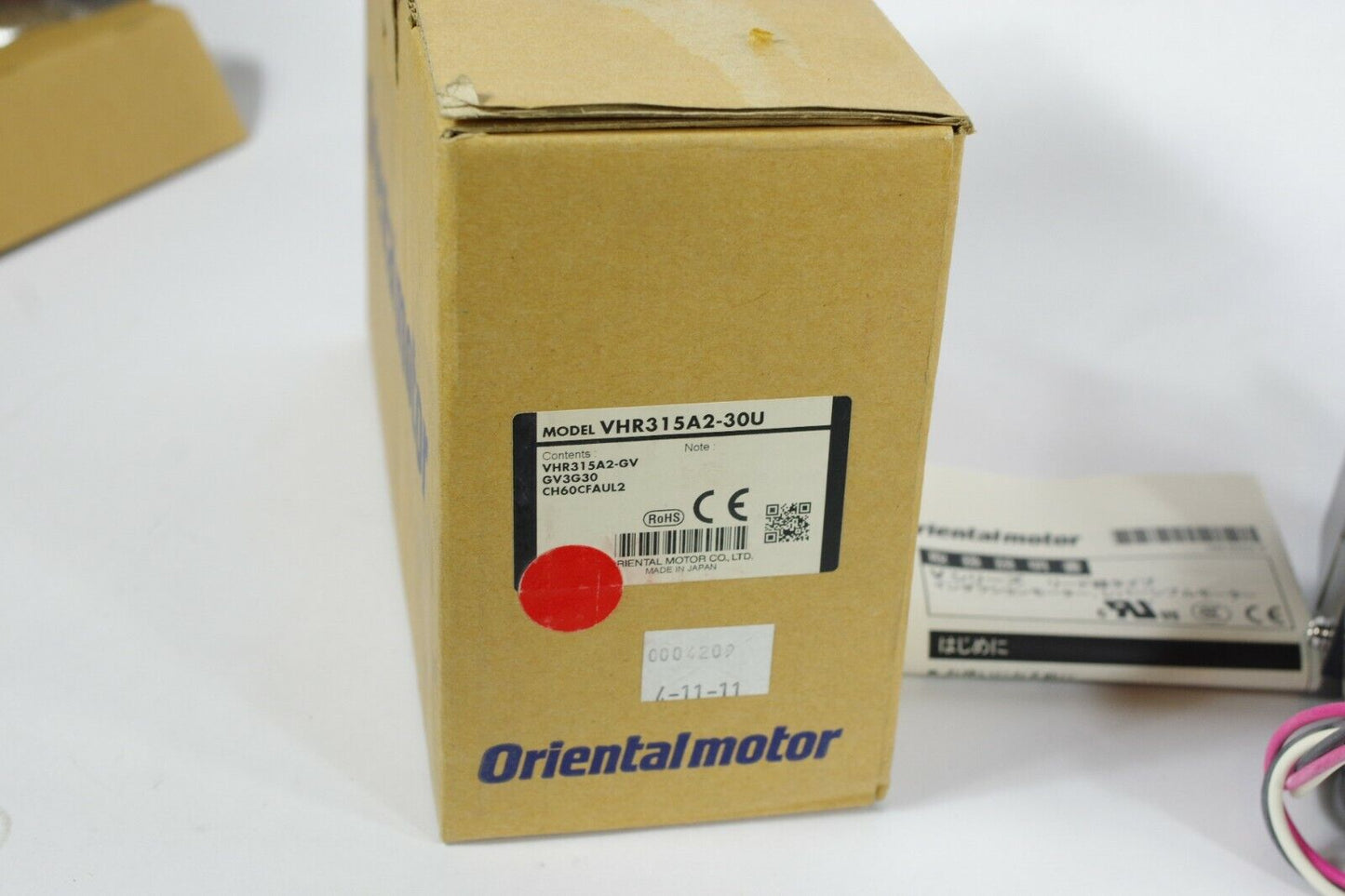 NEW ORIENTAL MOTOR VHR315A2-GV VHR315A2-30U Reversible AC Motor GV3G30 30:1