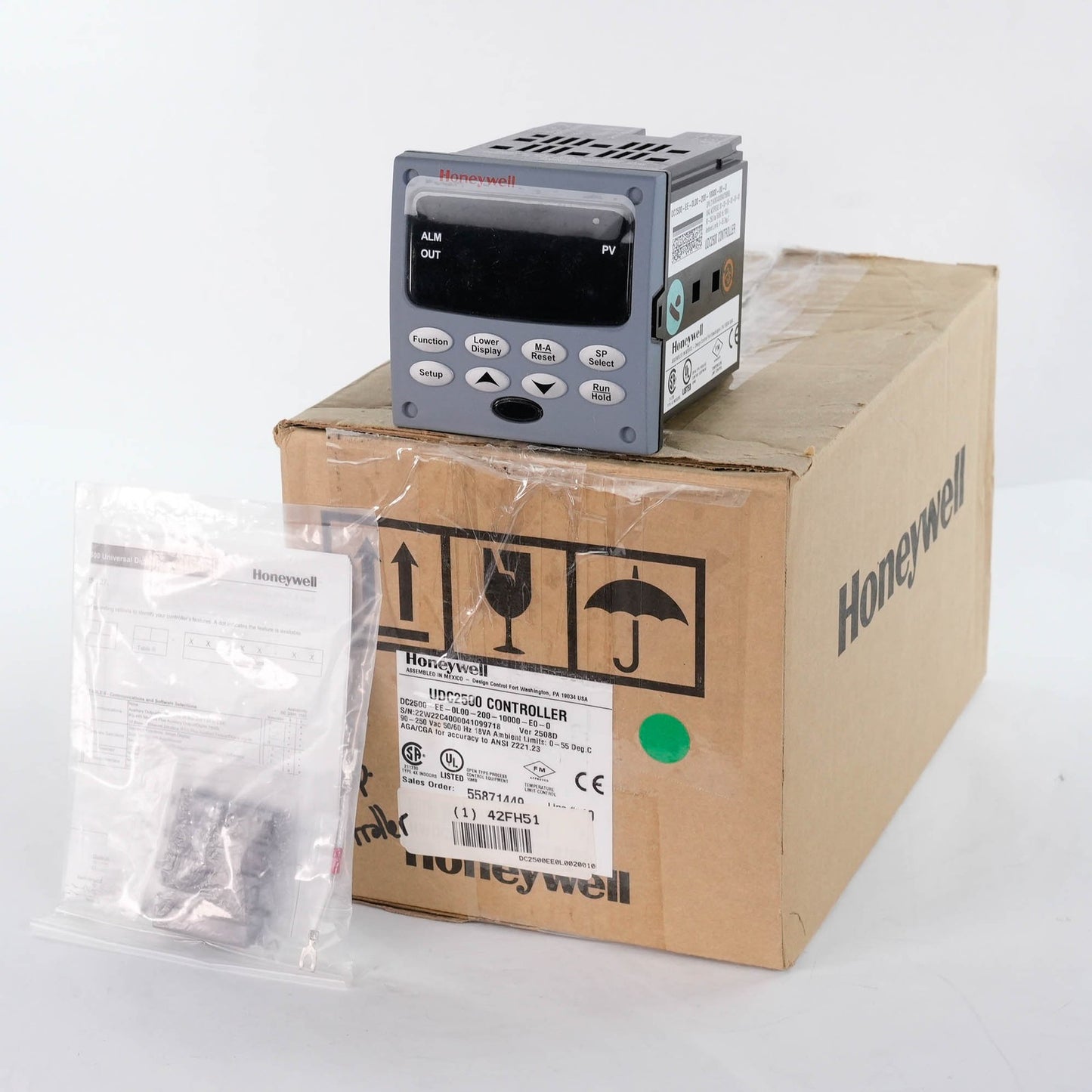 Honeywell DC2500-EE-0L00-200-10000-00-0 UDC2500 Digital Controller