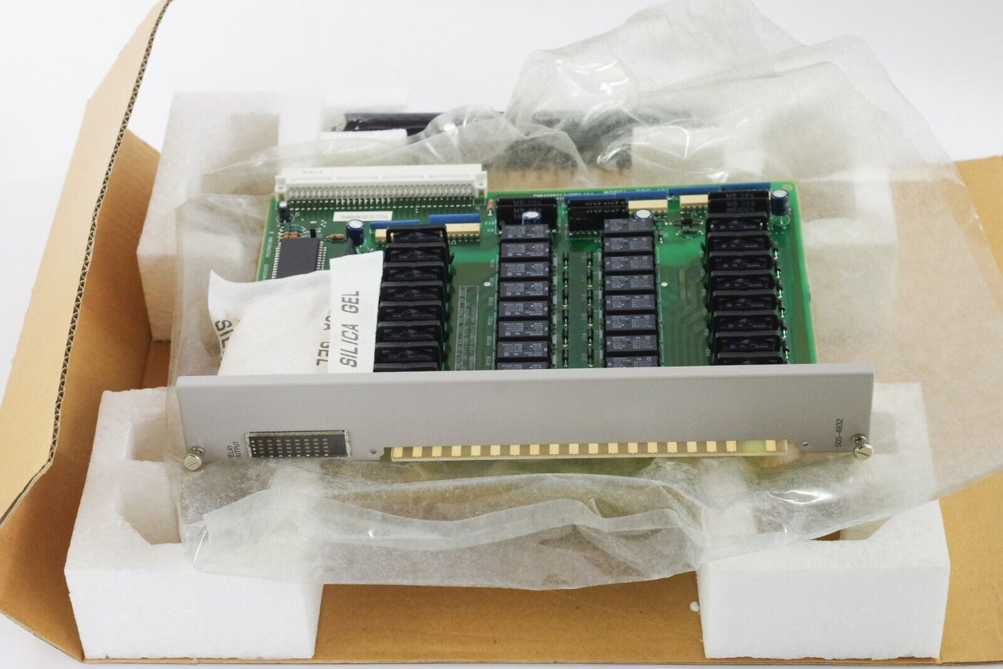 Siemens 505-4932 Relay Output Module - 32 Point 2586271-0001 In Box