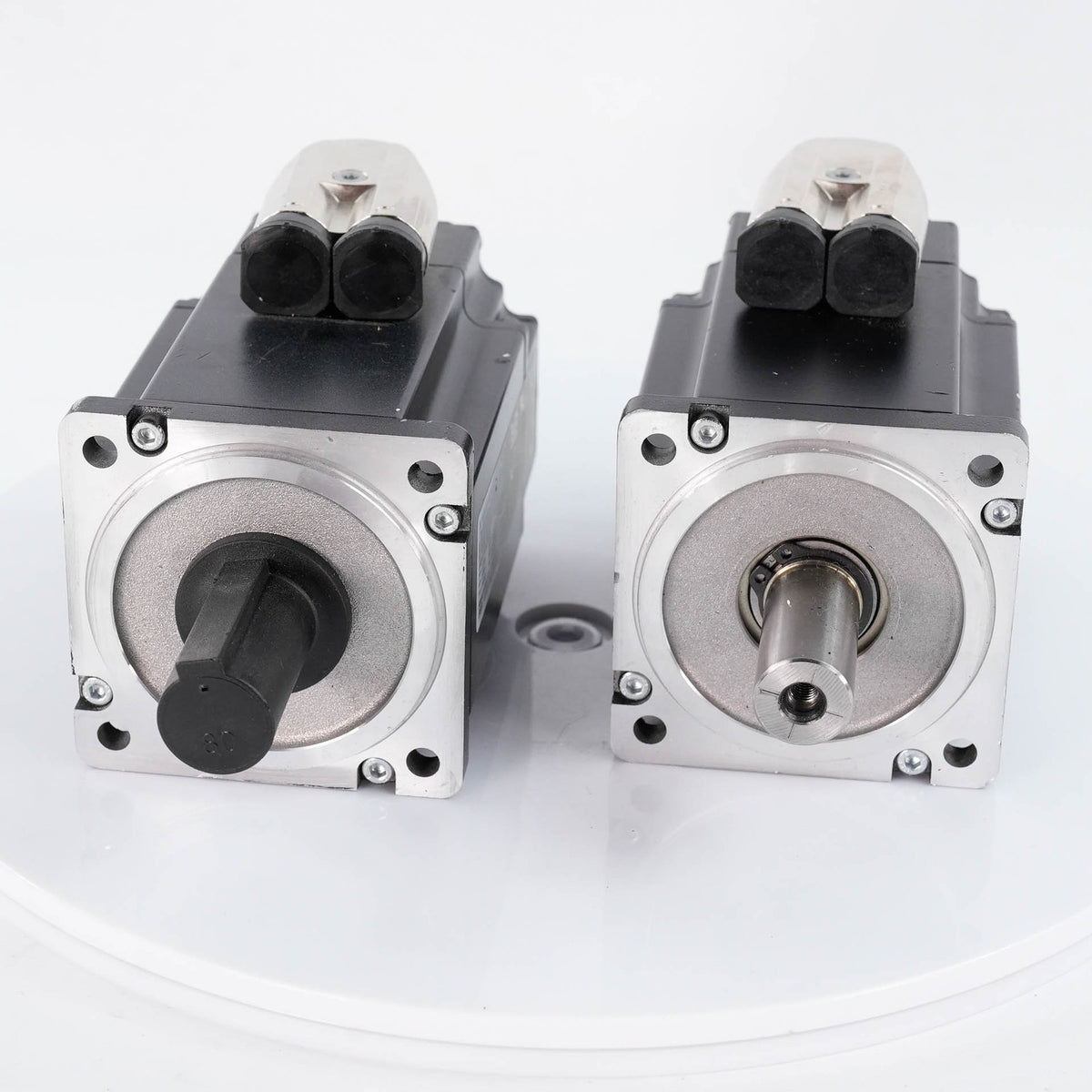 B&R 8LVA33.B1021D000-0 8LVA Synchronous Servo Motor 310V 1.35Nm 2100rpm 8LVA33B1