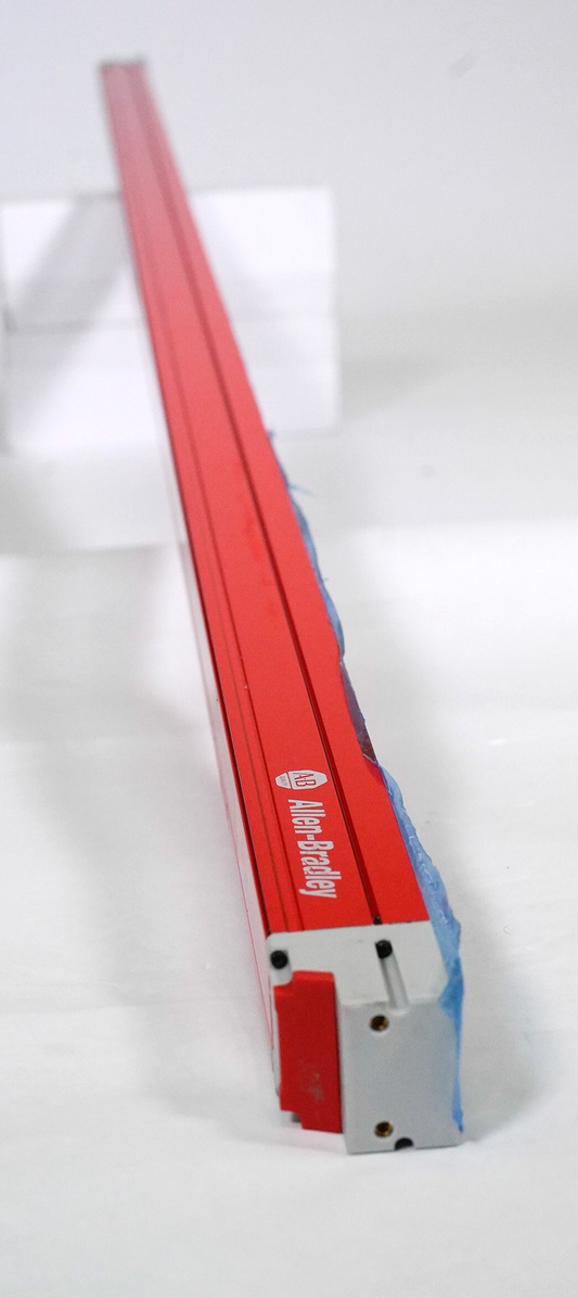 Allen Bradley 450L-B4HN1350YD GuardShield Safety Light Curtain 1350mm (1x)