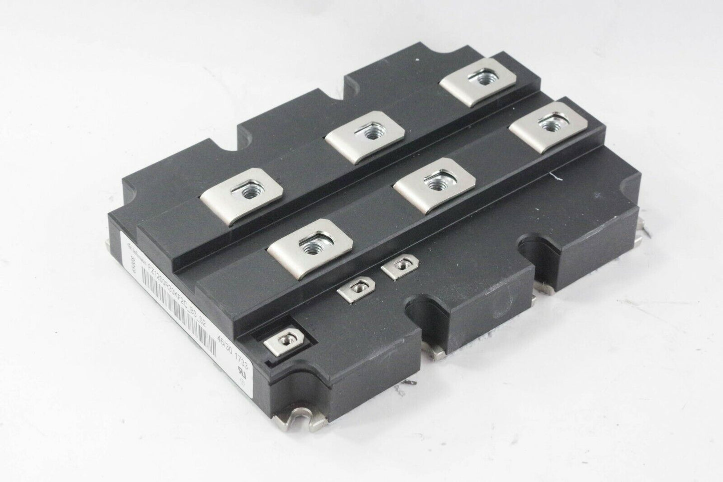 Infineon FZ1200R33KF2C_B3_S2 3300 V, 1200 A single switch IGBT module