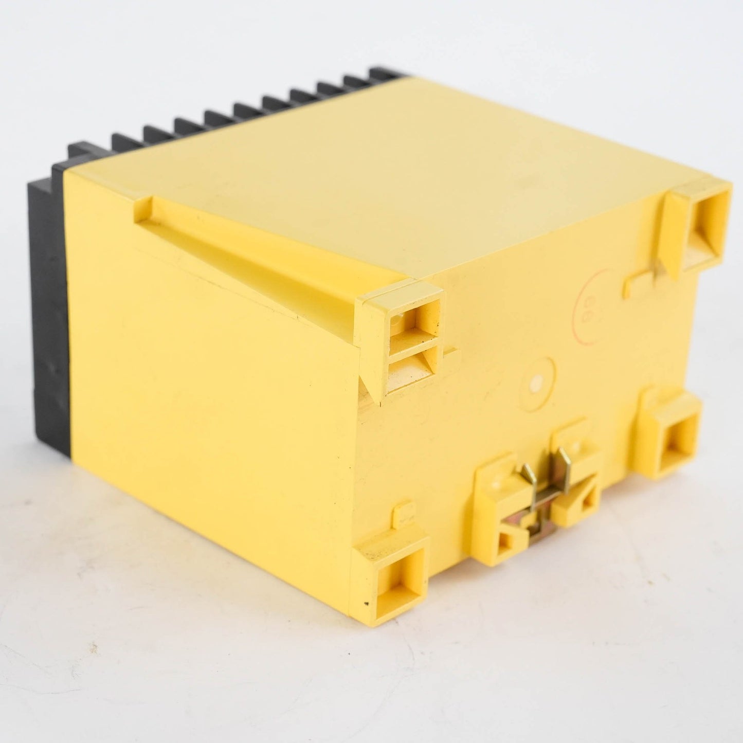 Cutler-Hammer AGSHWCH120N03XS Transient Voltage Surge Suppressor 120V 3A 50/60Hz